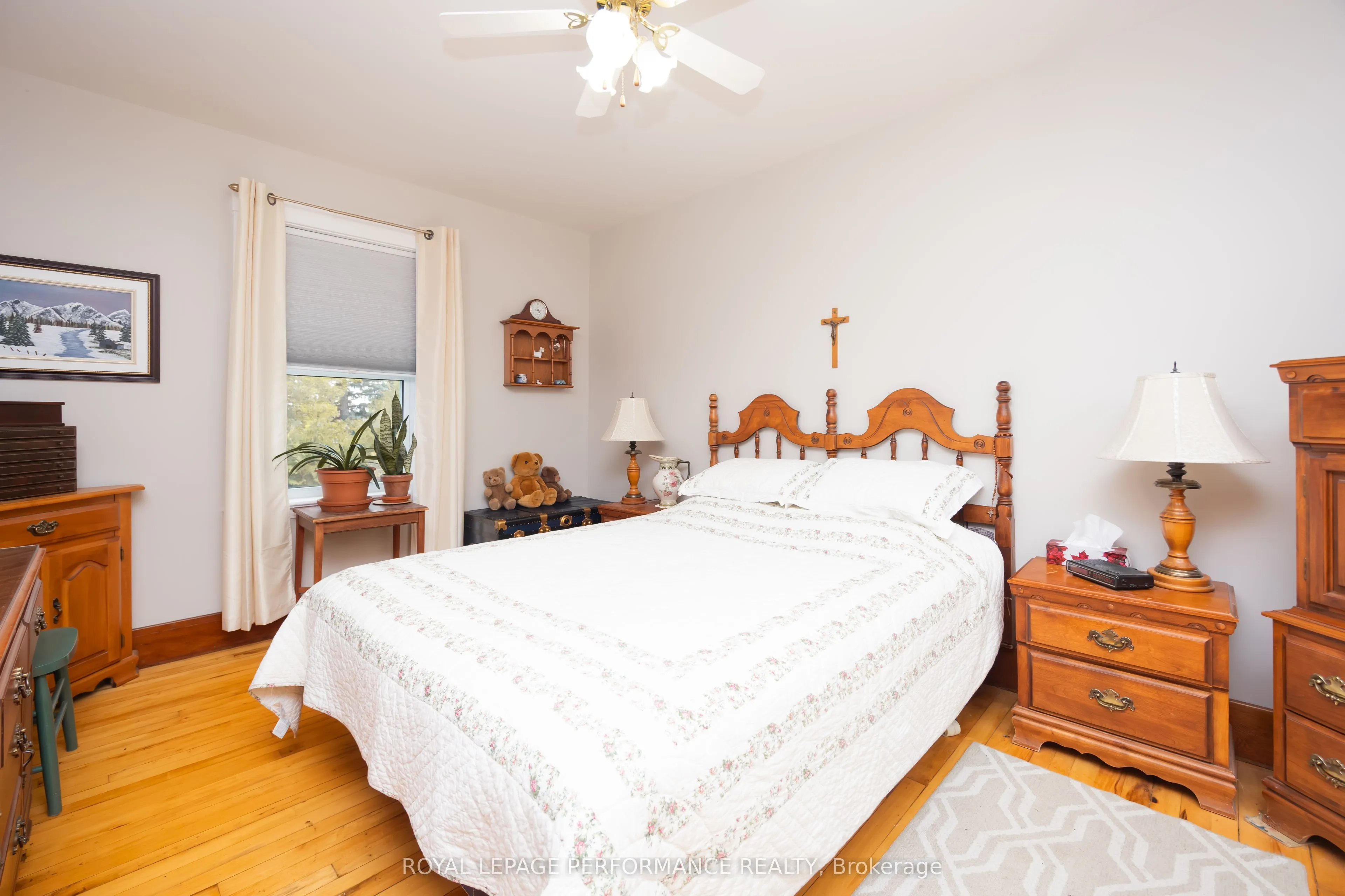 174 Main Street S