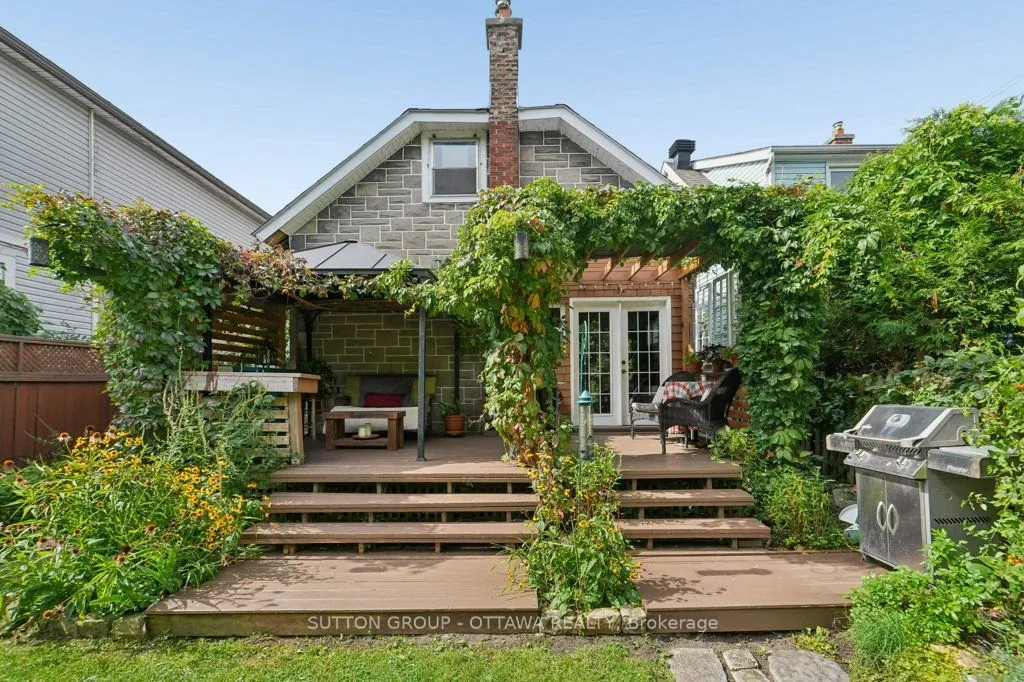 23 Pinehurst Avenue