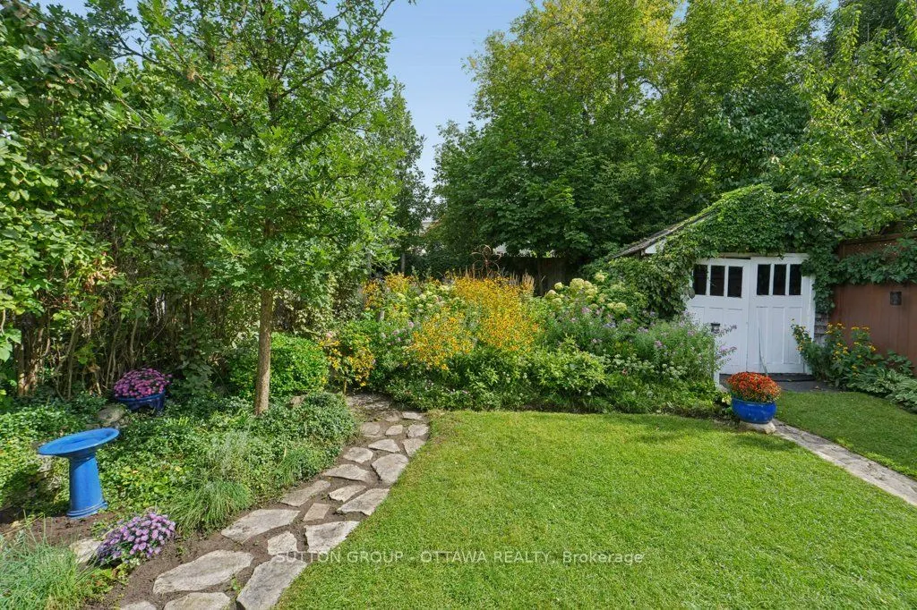 23 Pinehurst Avenue