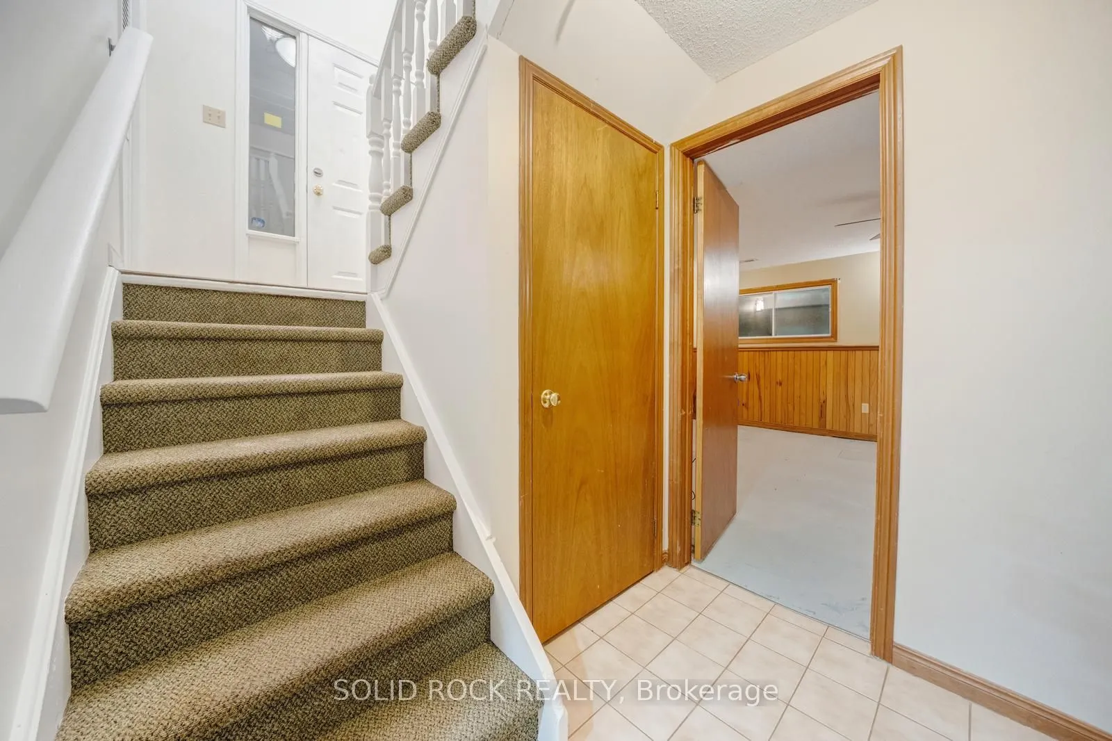3929 Vineyard Crescent
