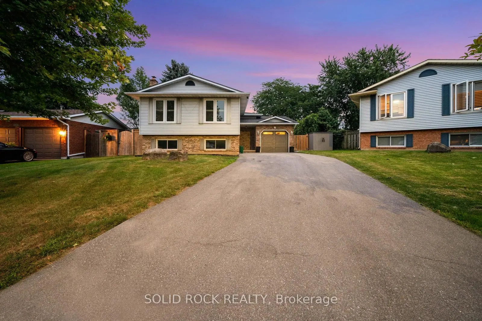 3929 Vineyard Crescent