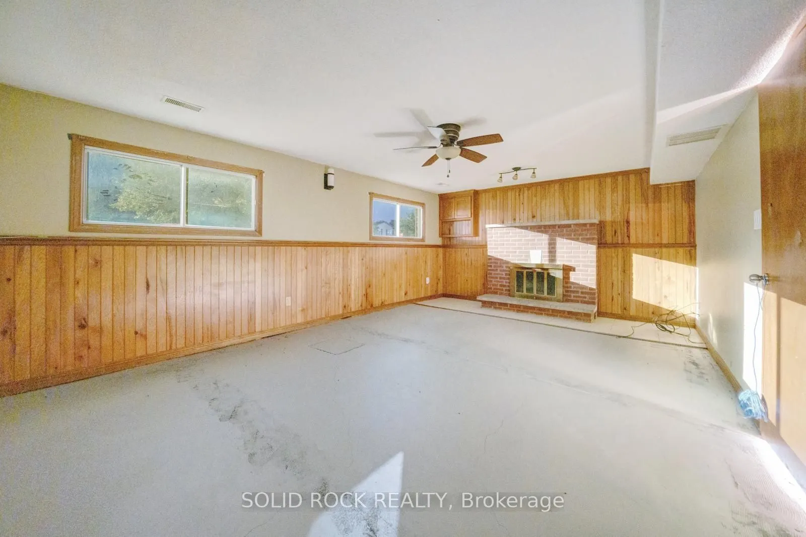 3929 Vineyard Crescent