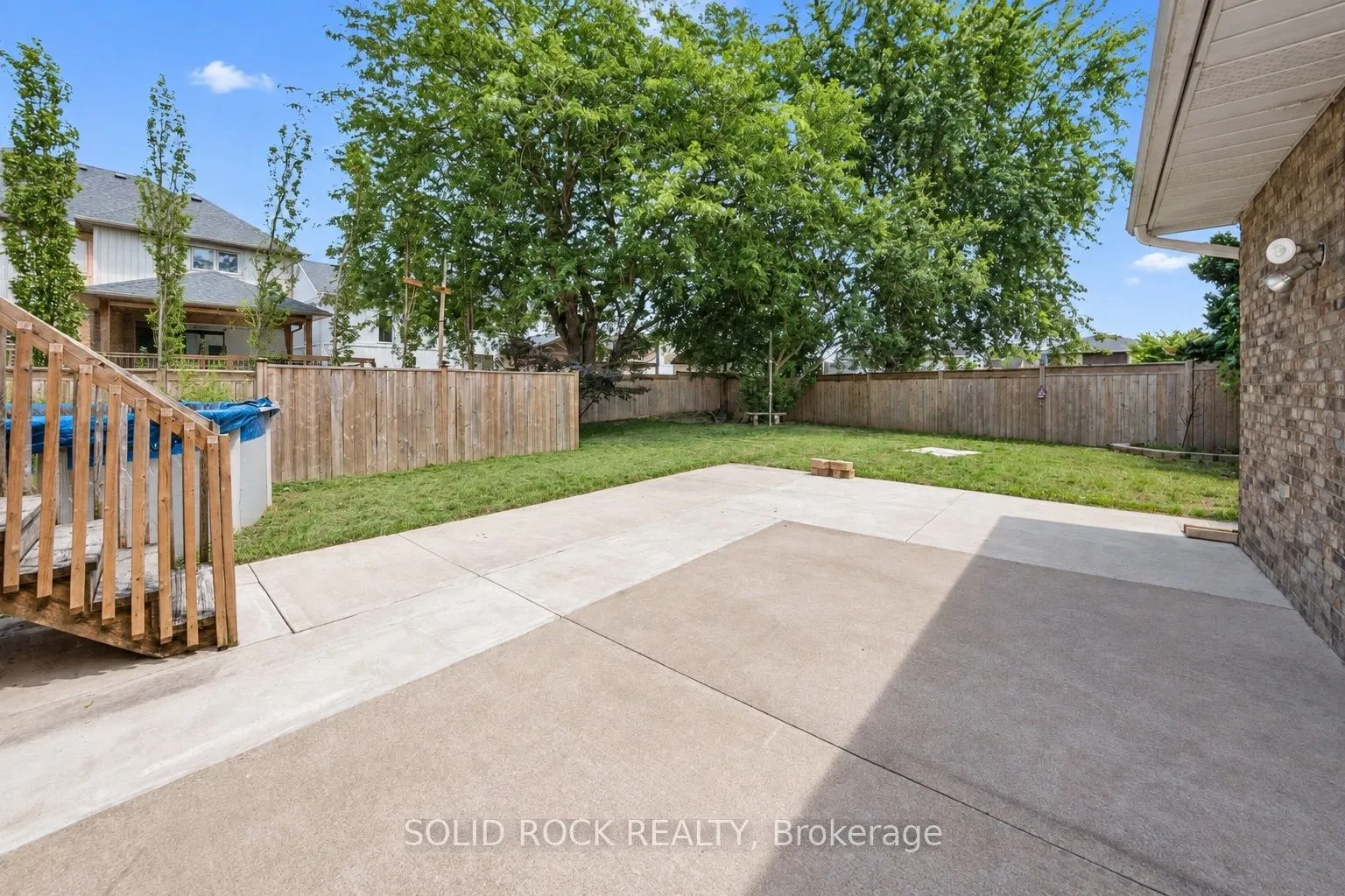 3929 Vineyard Crescent