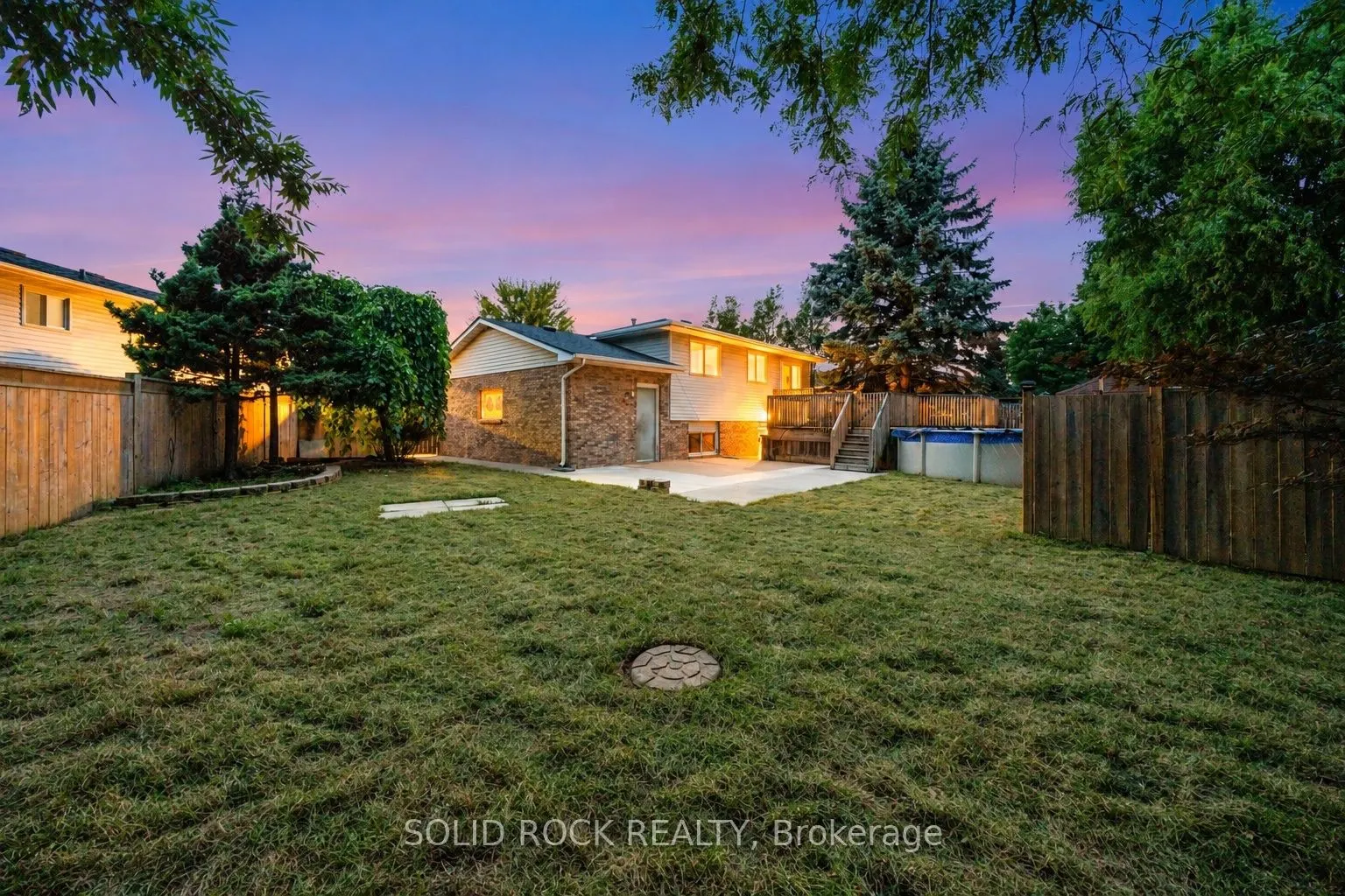 3929 Vineyard Crescent