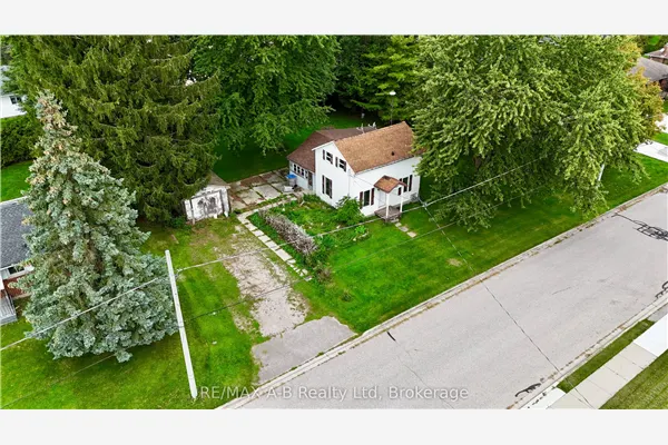 86 Salina Street N