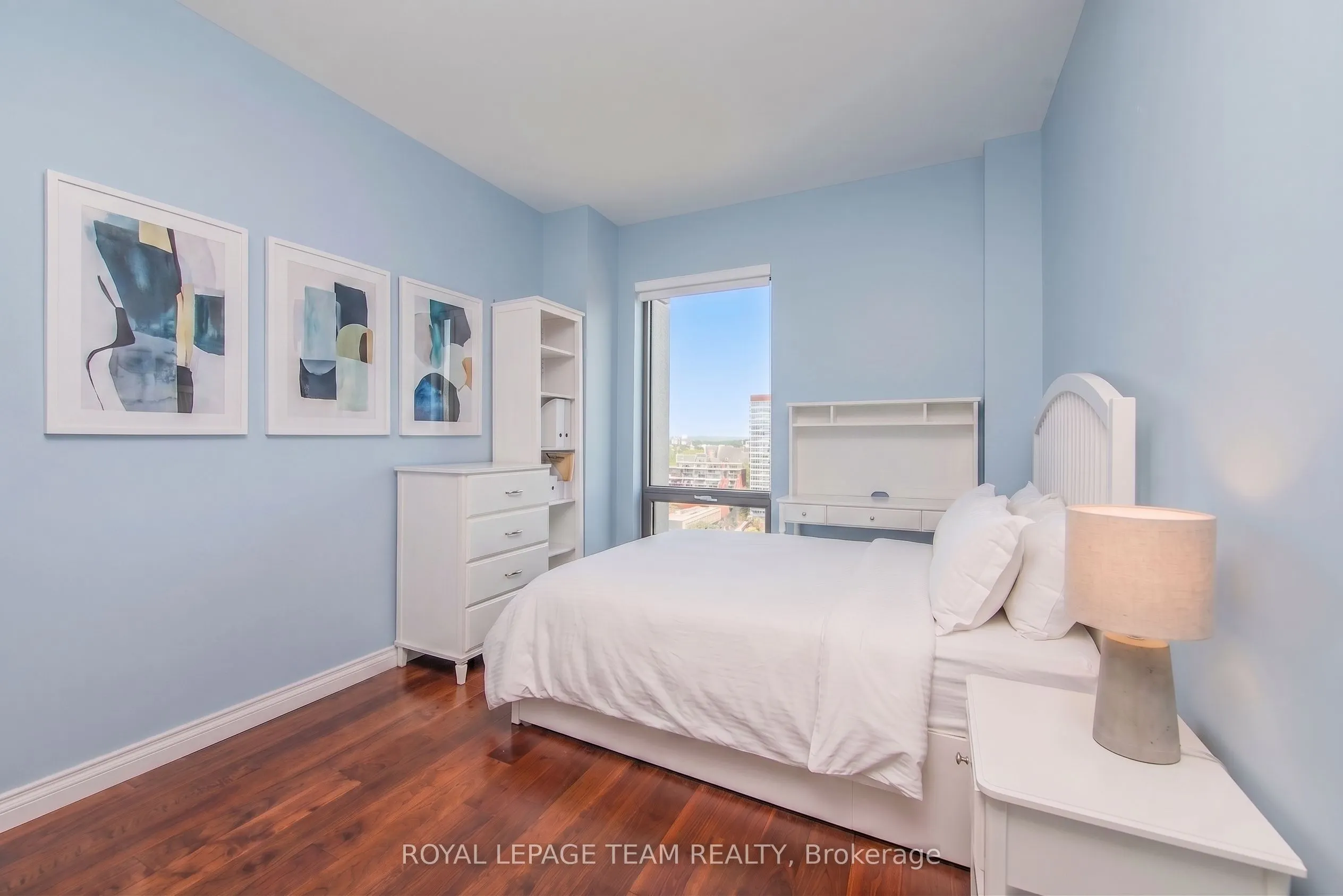 90 George Street #1307