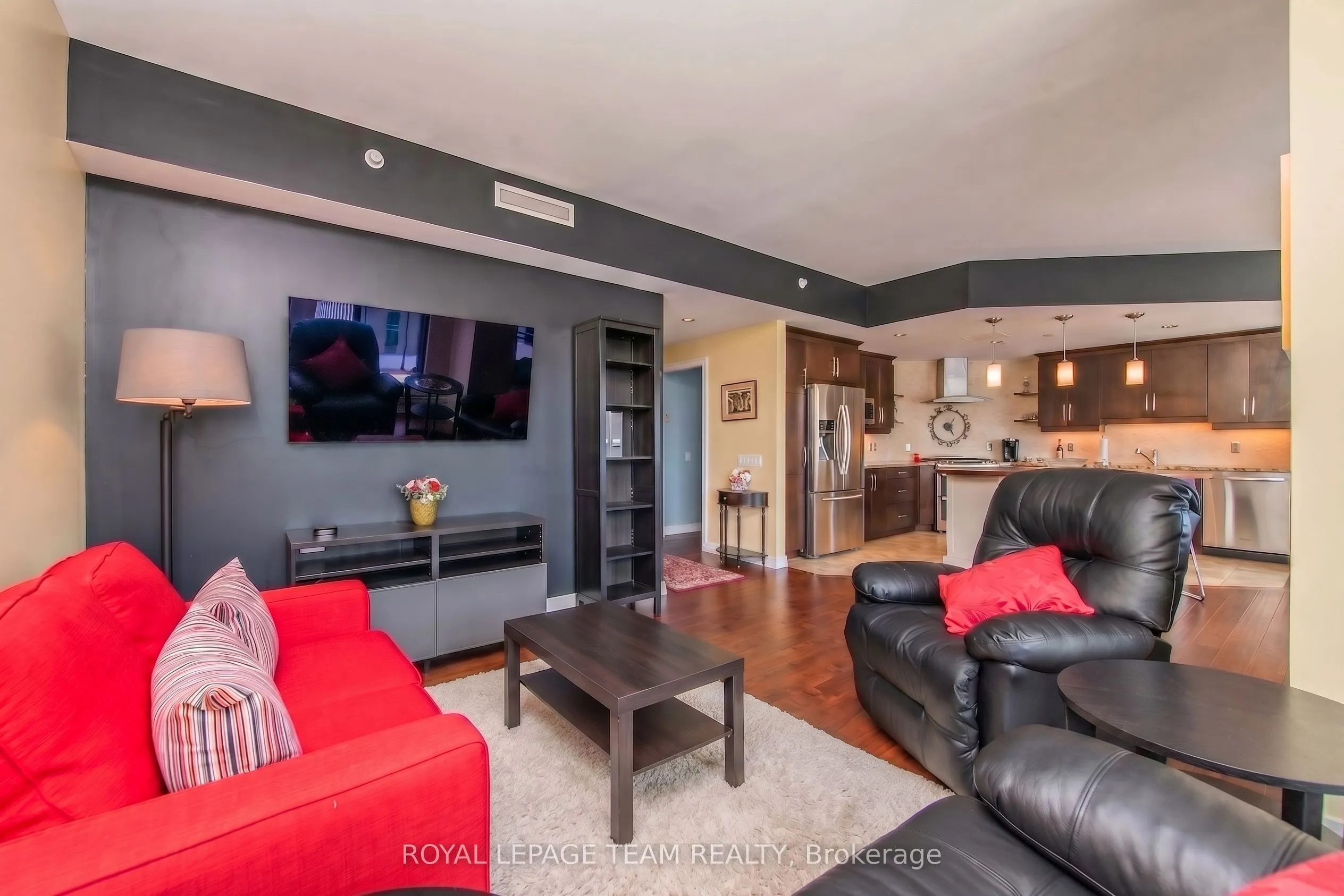 90 George Street #1307