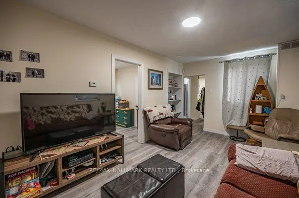 307 Grey Street #Main & Upper