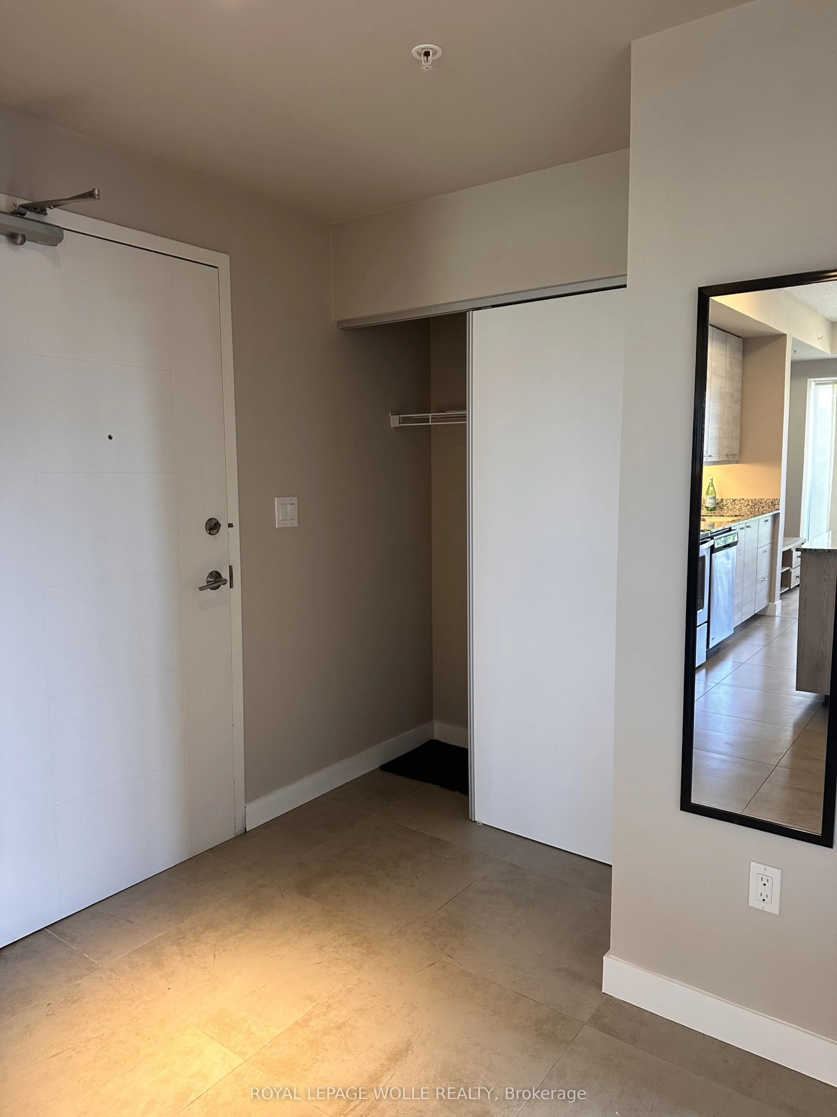 280 Lester Street #404