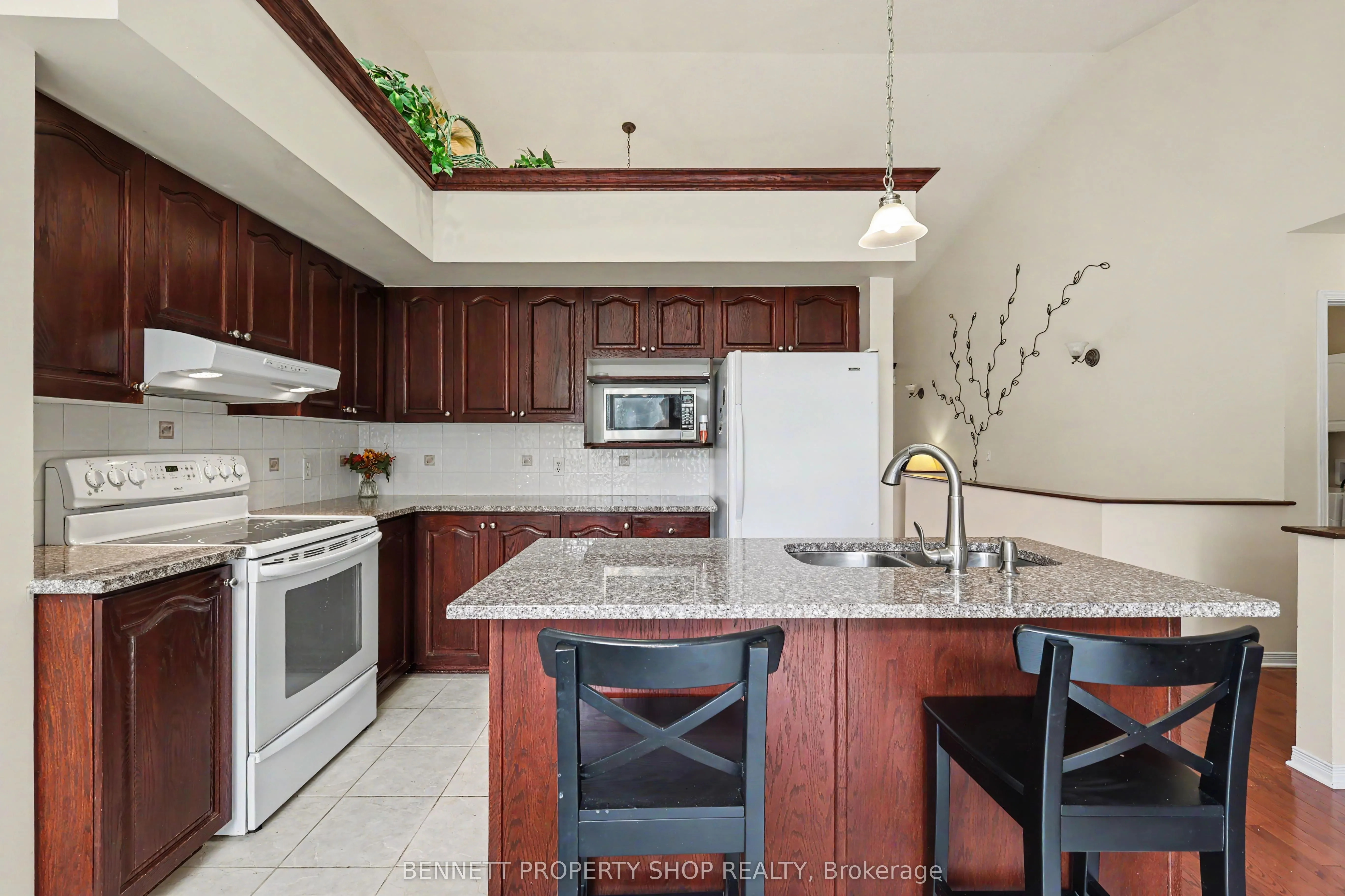 4 Burnstead Crescent