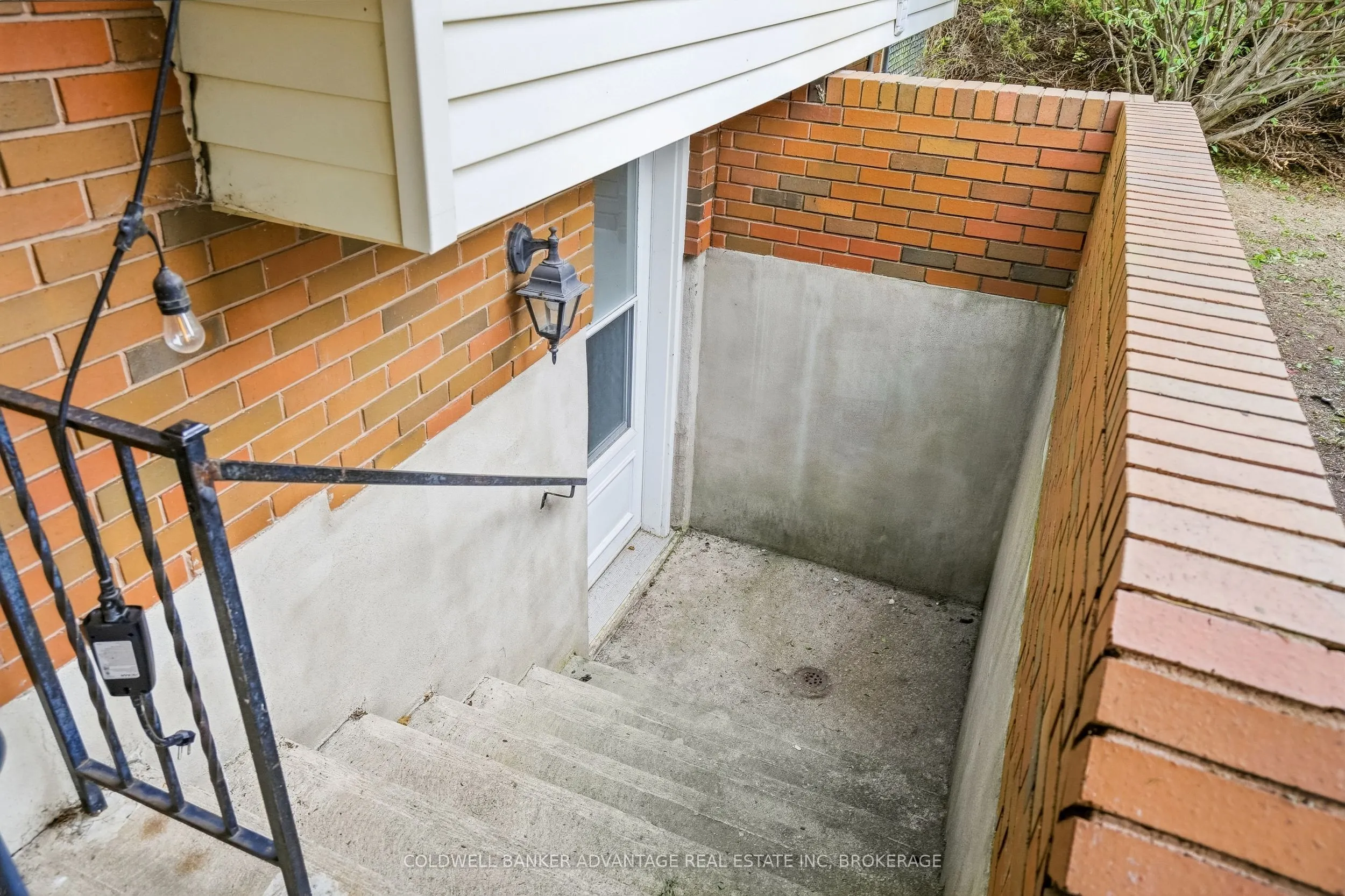 7 Lee Crescent