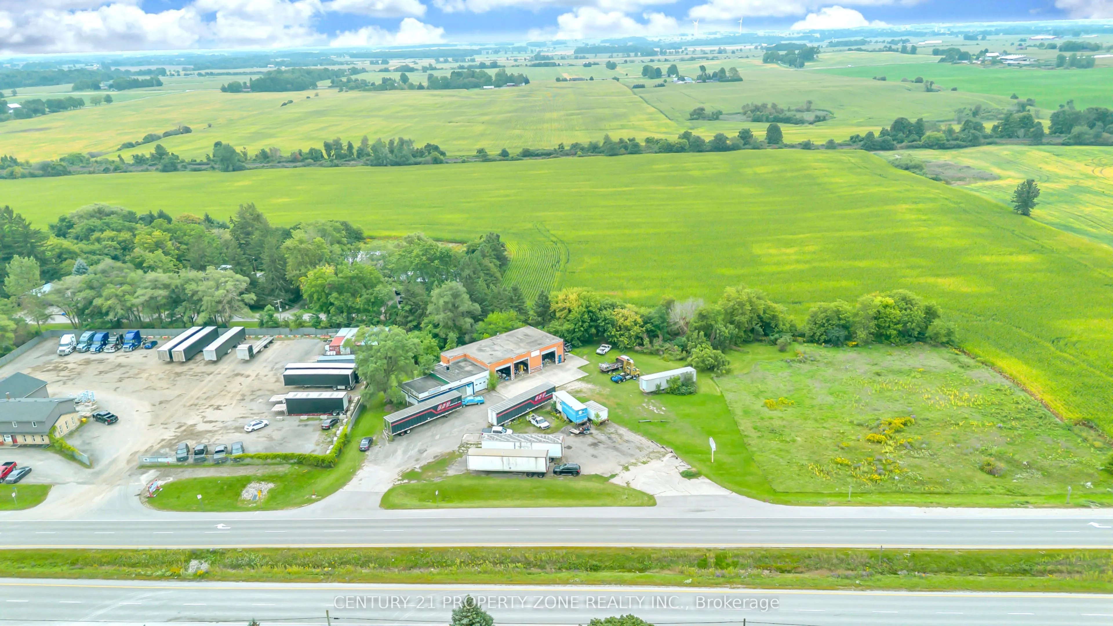 685722 Oxford County Hwy 2