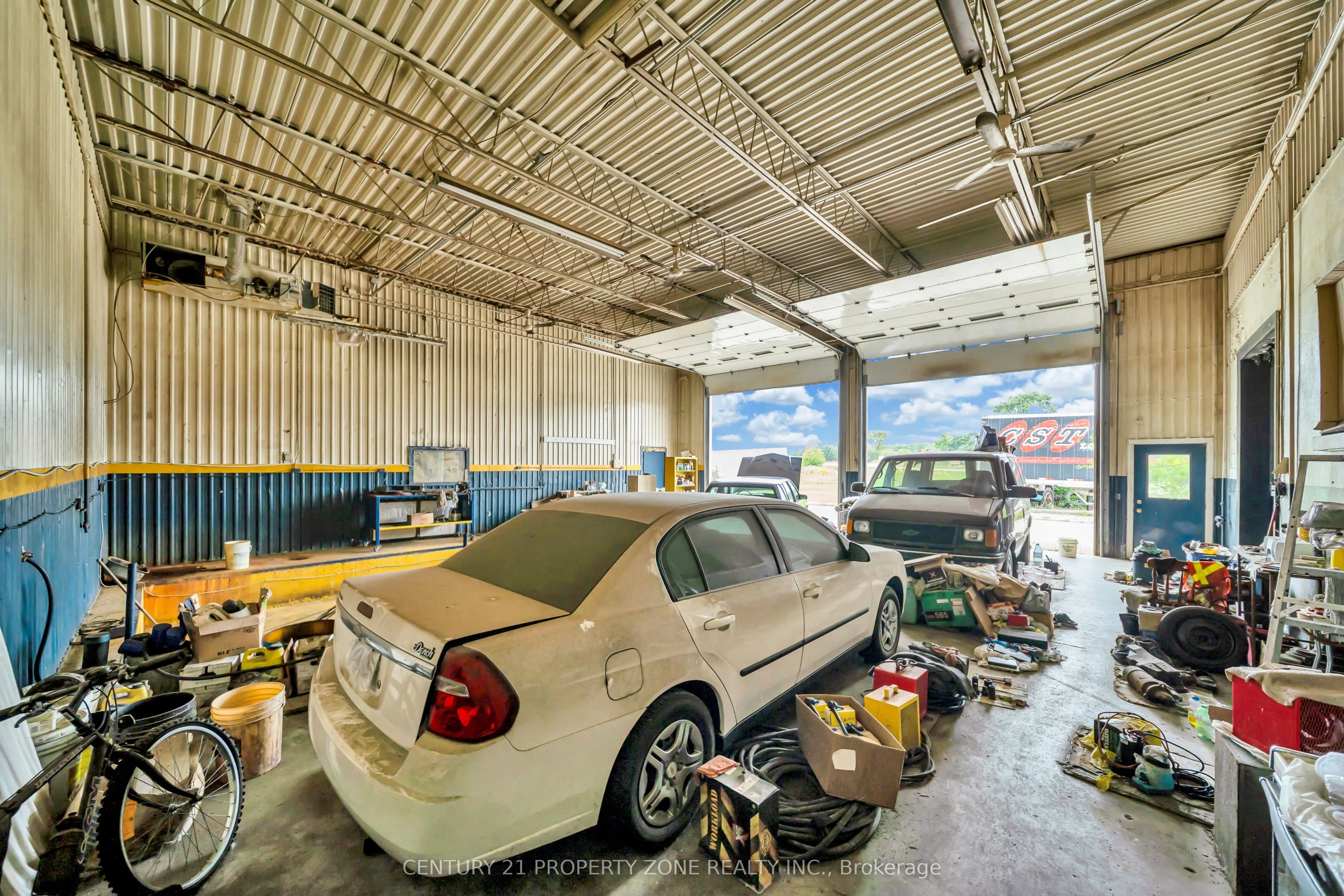 685722 Oxford County Hwy 2