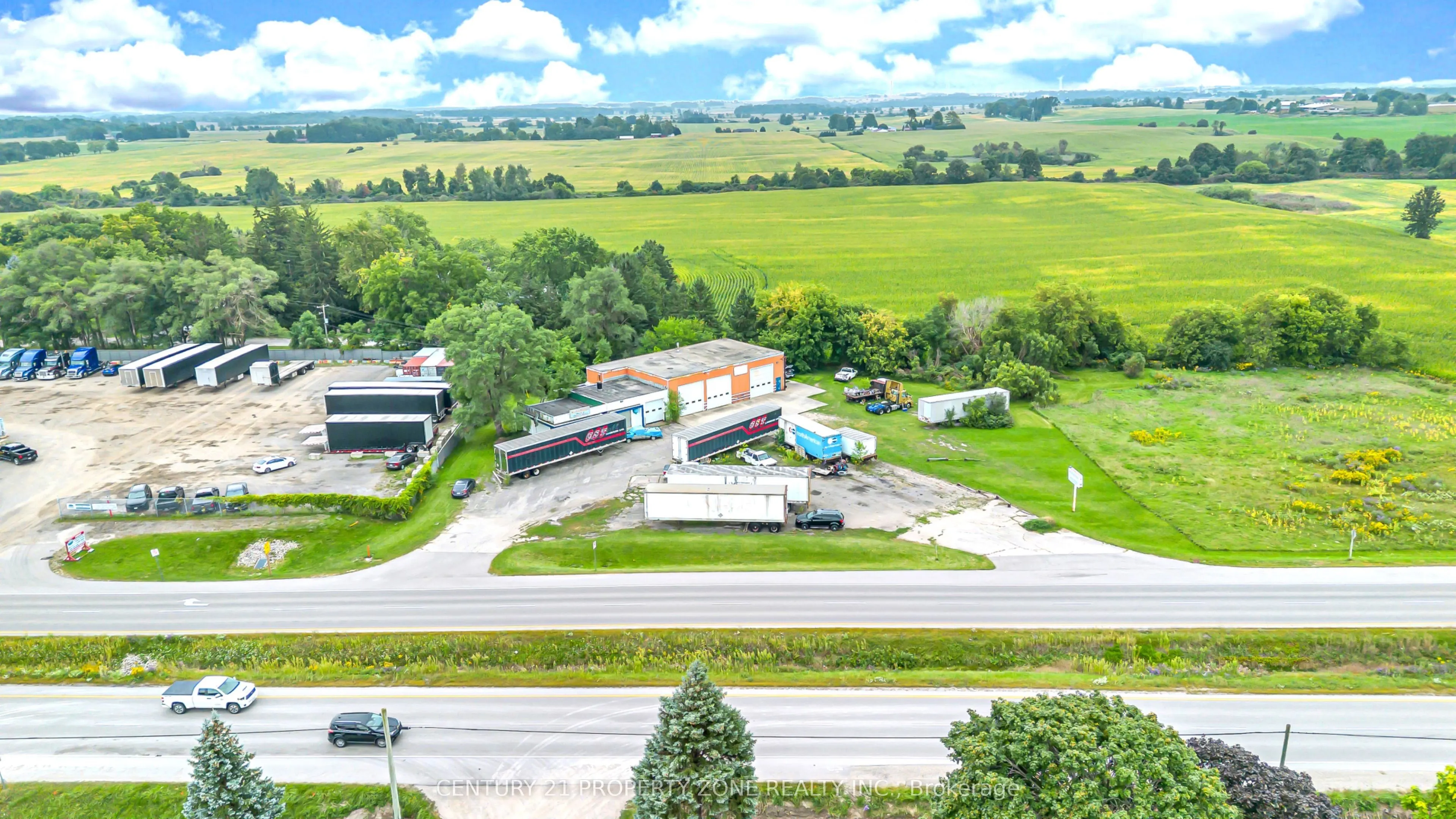 685722 Oxford County Hwy 2