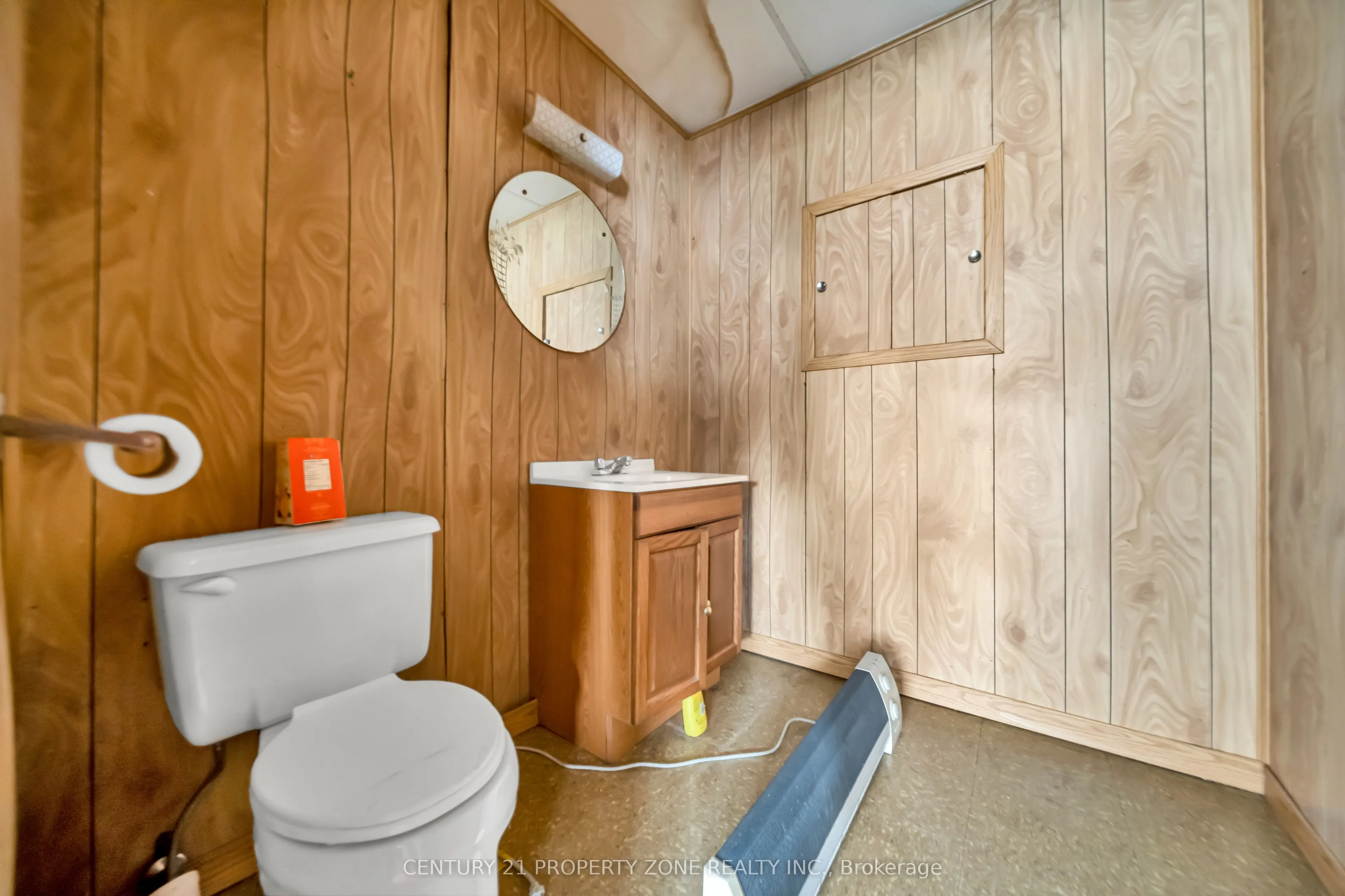 685722 Oxford County Hwy 2
