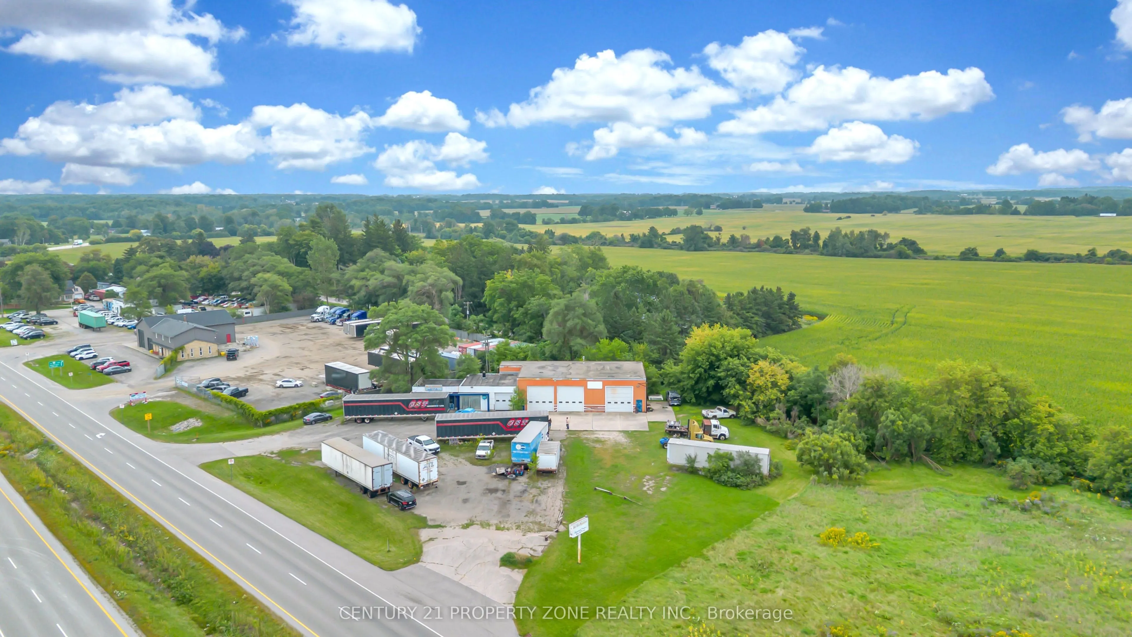 685722 Oxford County Hwy 2