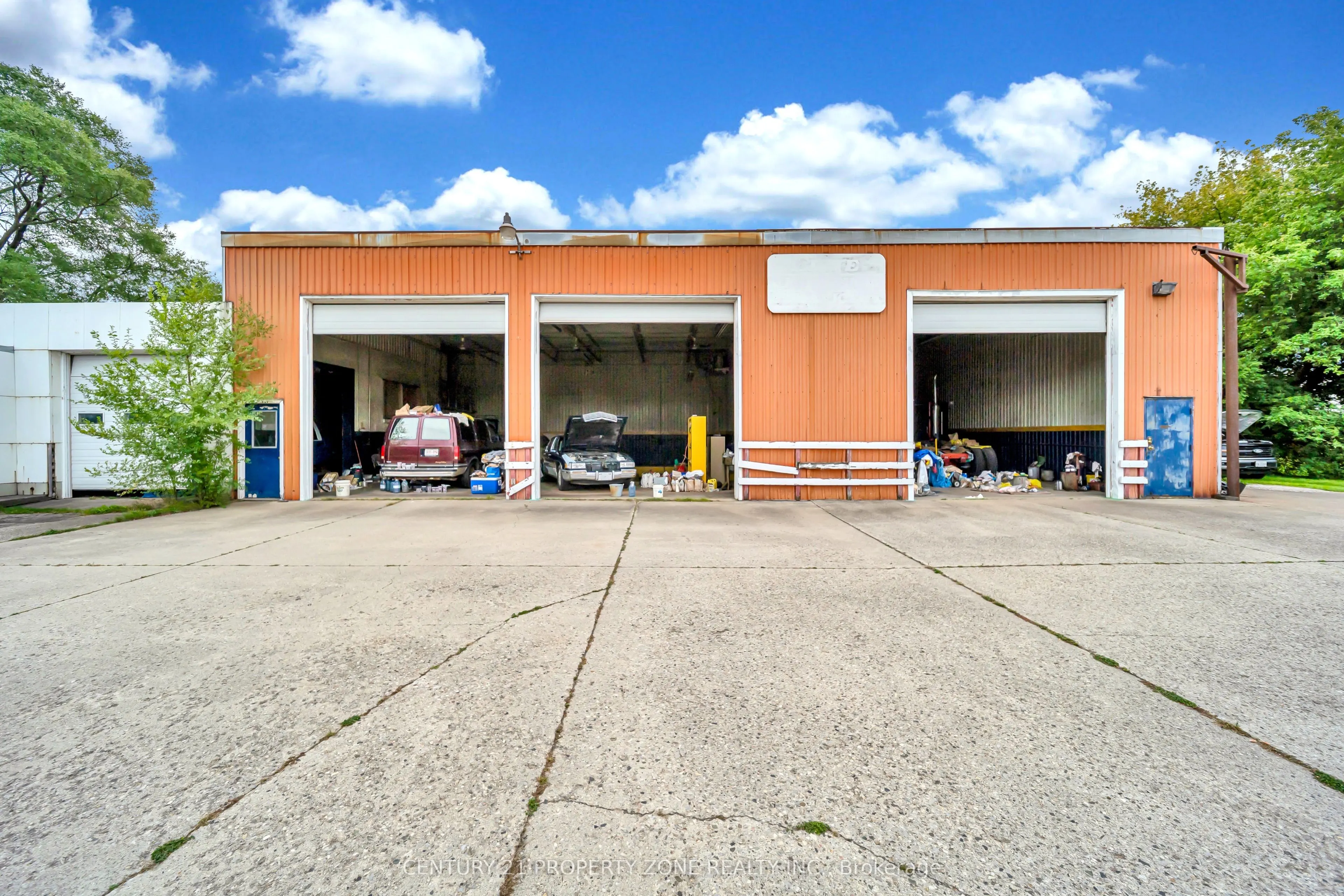 685722 Oxford County Hwy 2