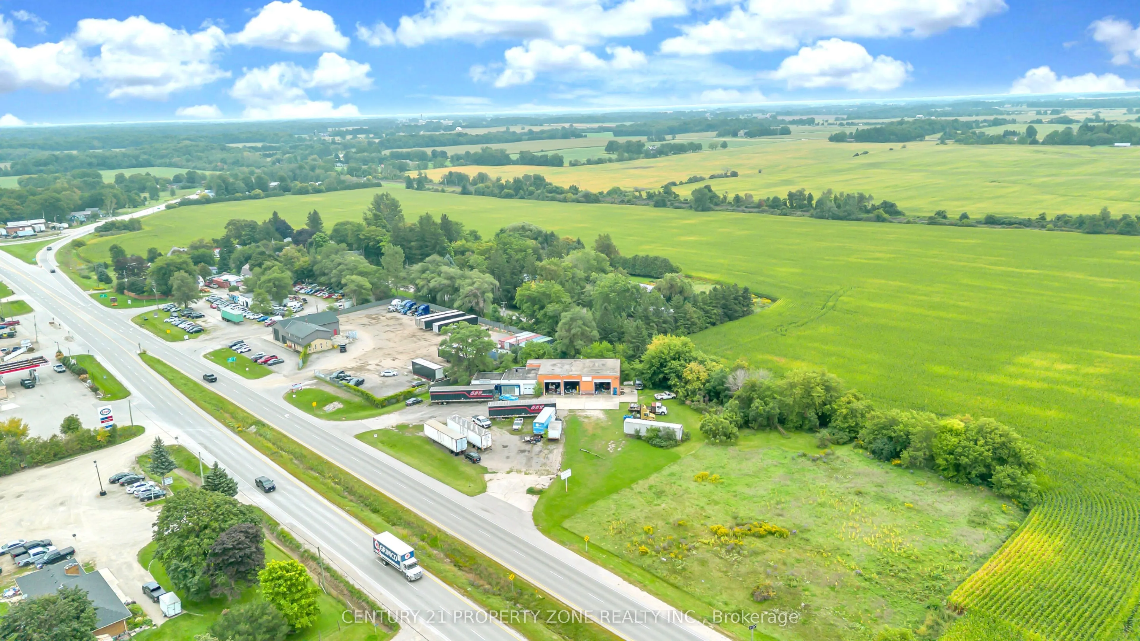 685722 Oxford County Hwy 2