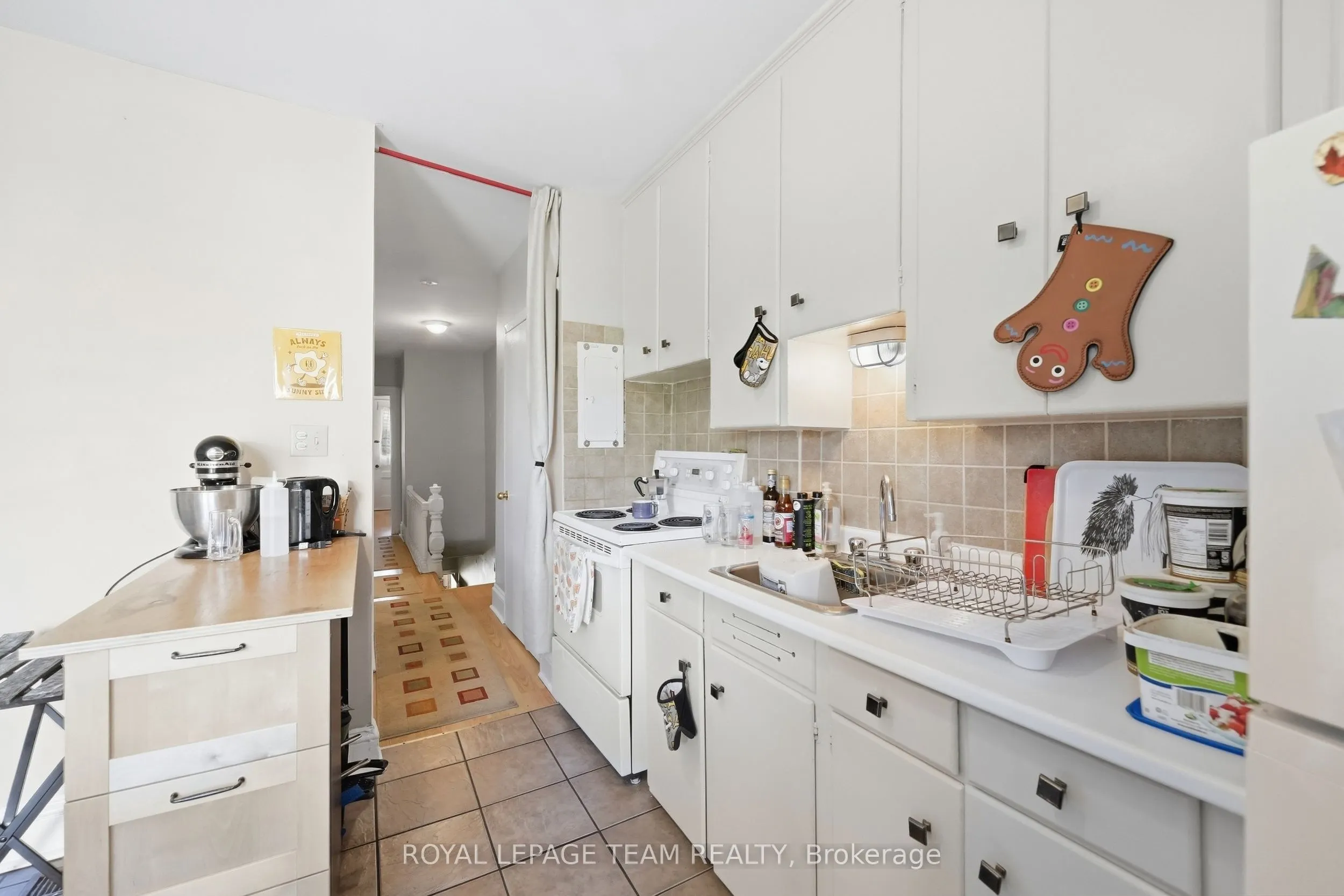 32 Melrose Avenue