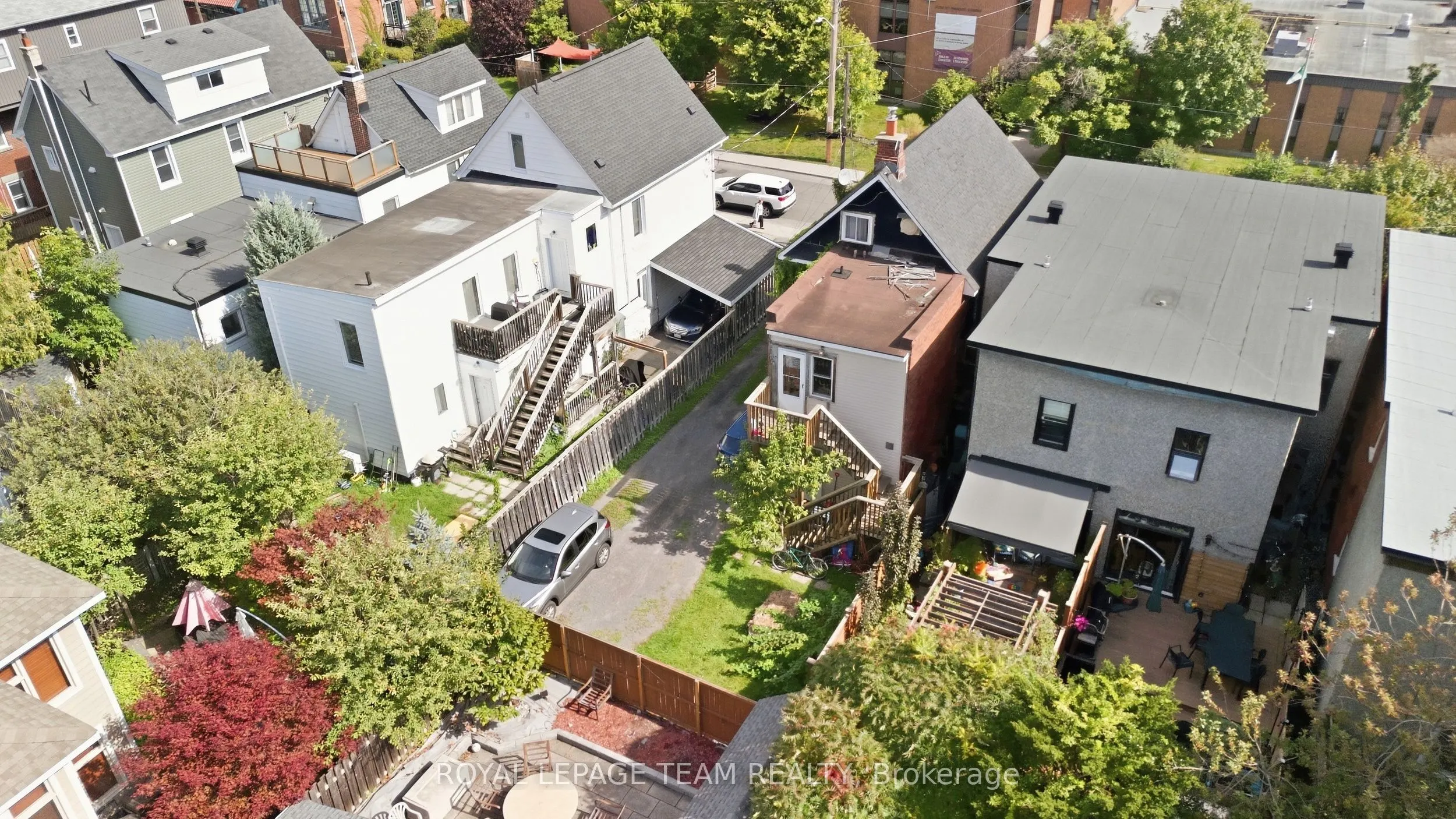 32 Melrose Avenue
