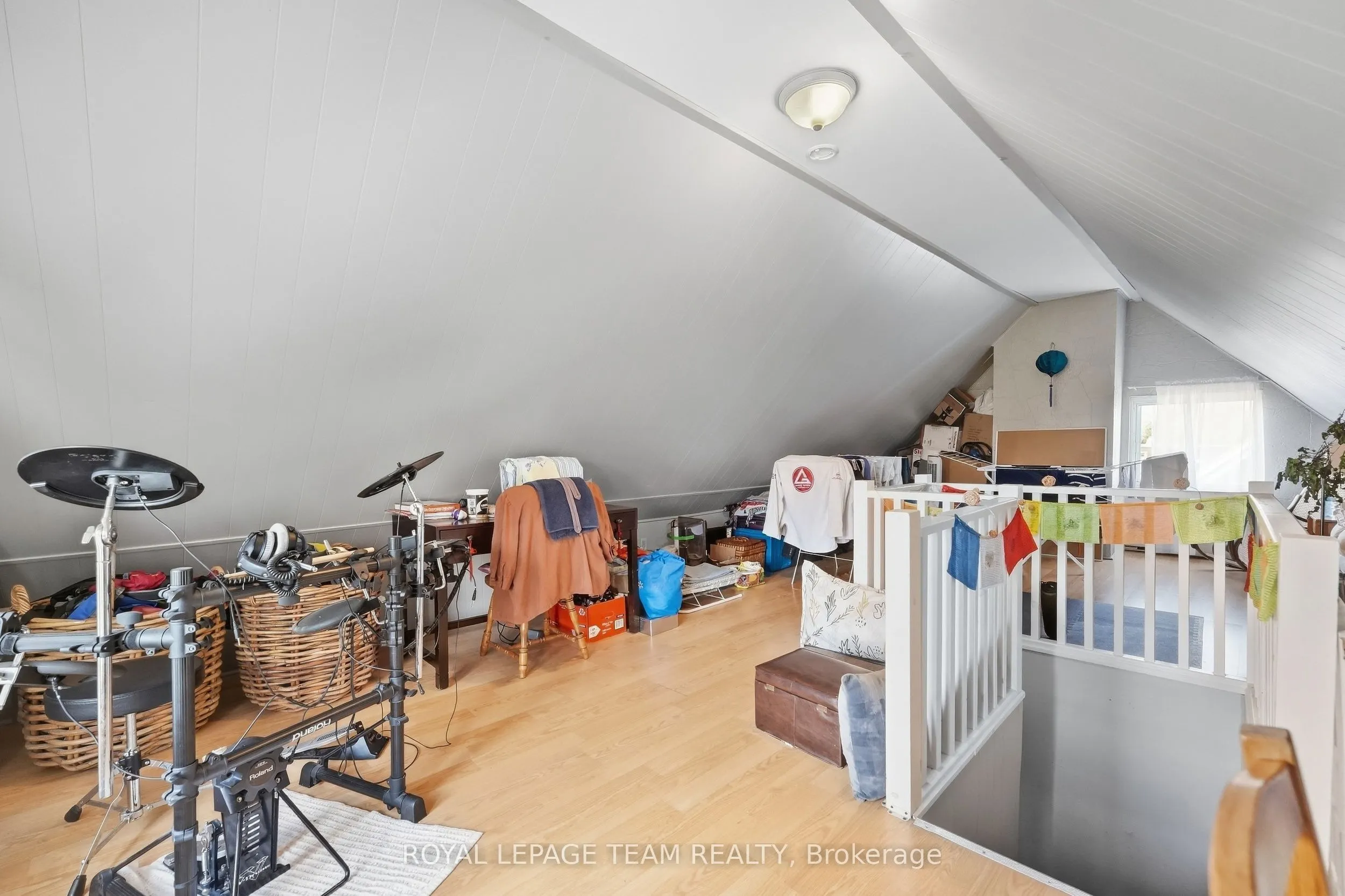 32 Melrose Avenue