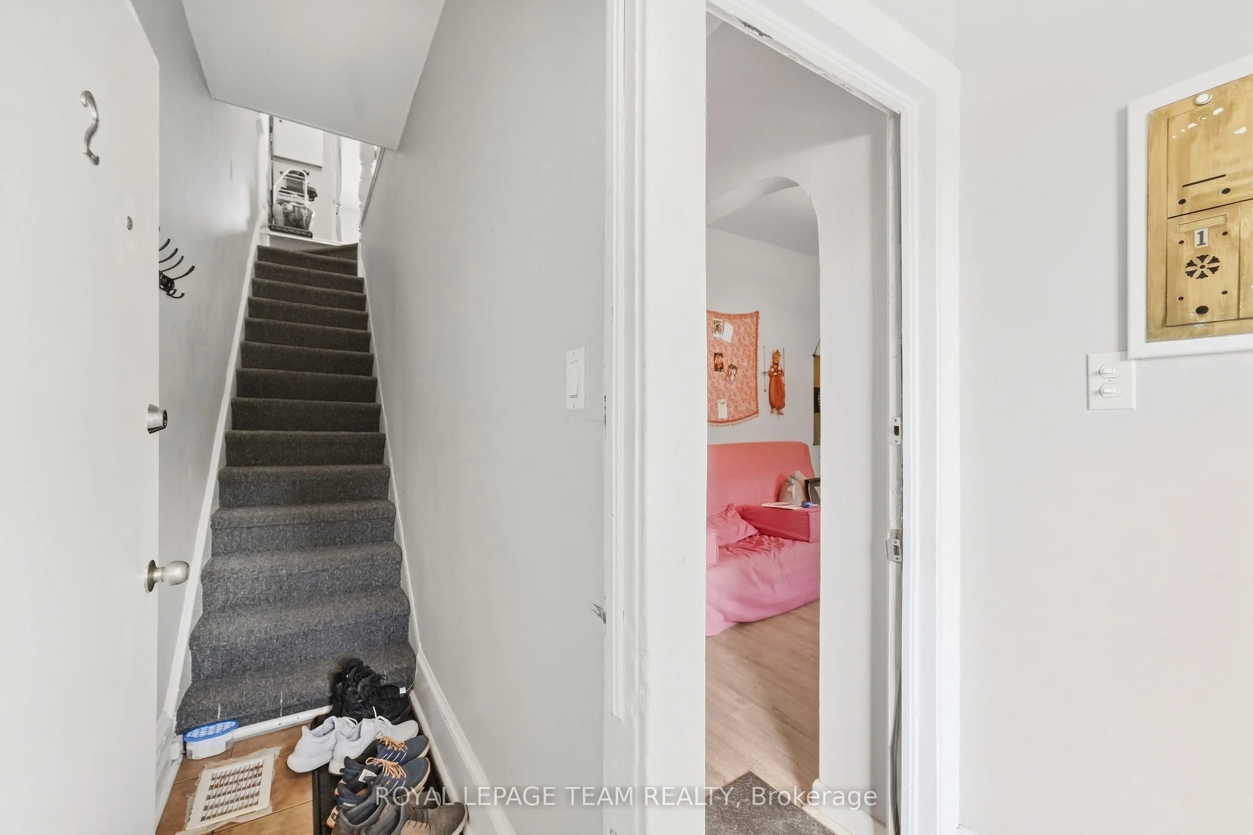 32 Melrose Avenue