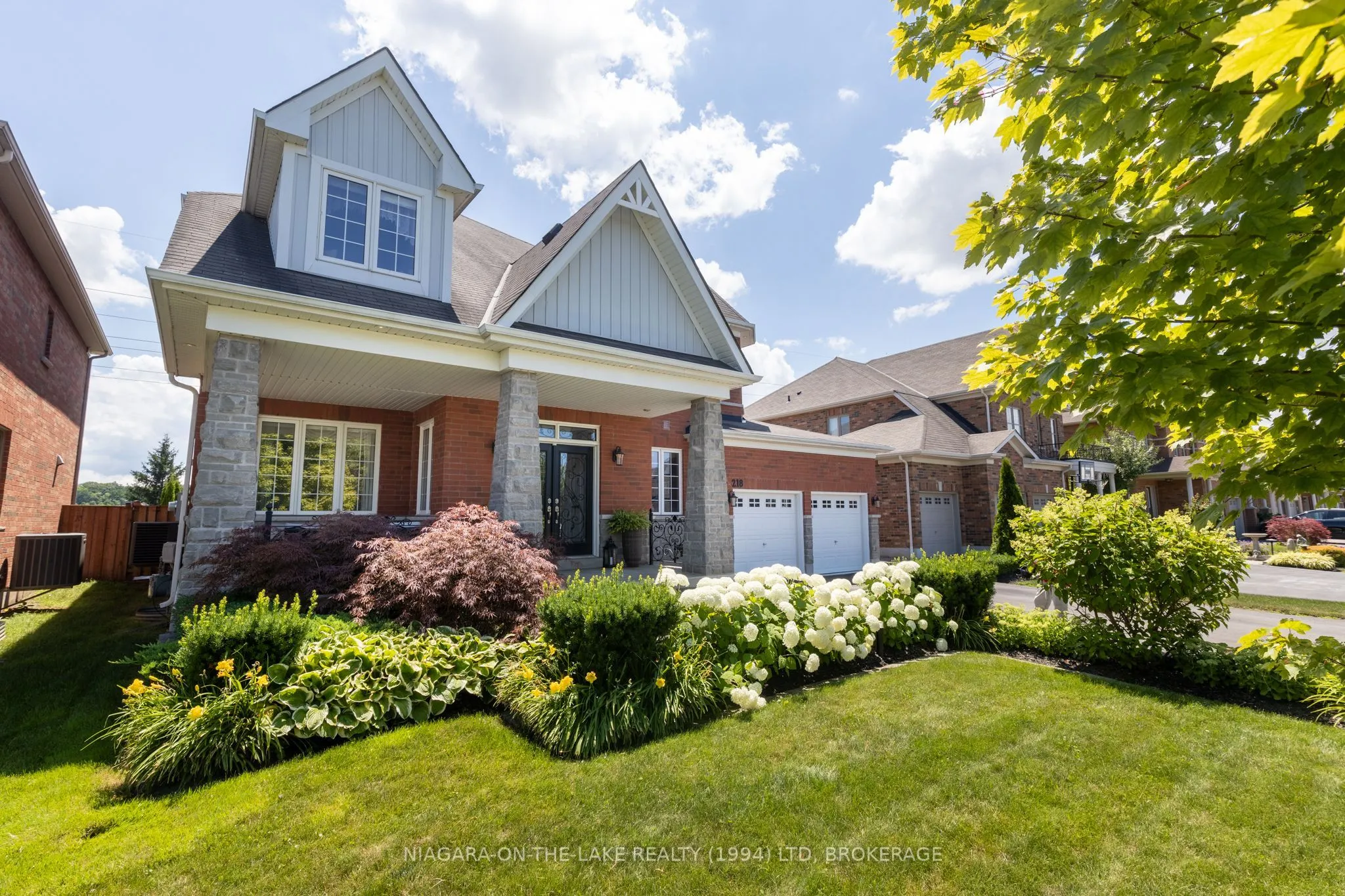 218 Wright Crescent