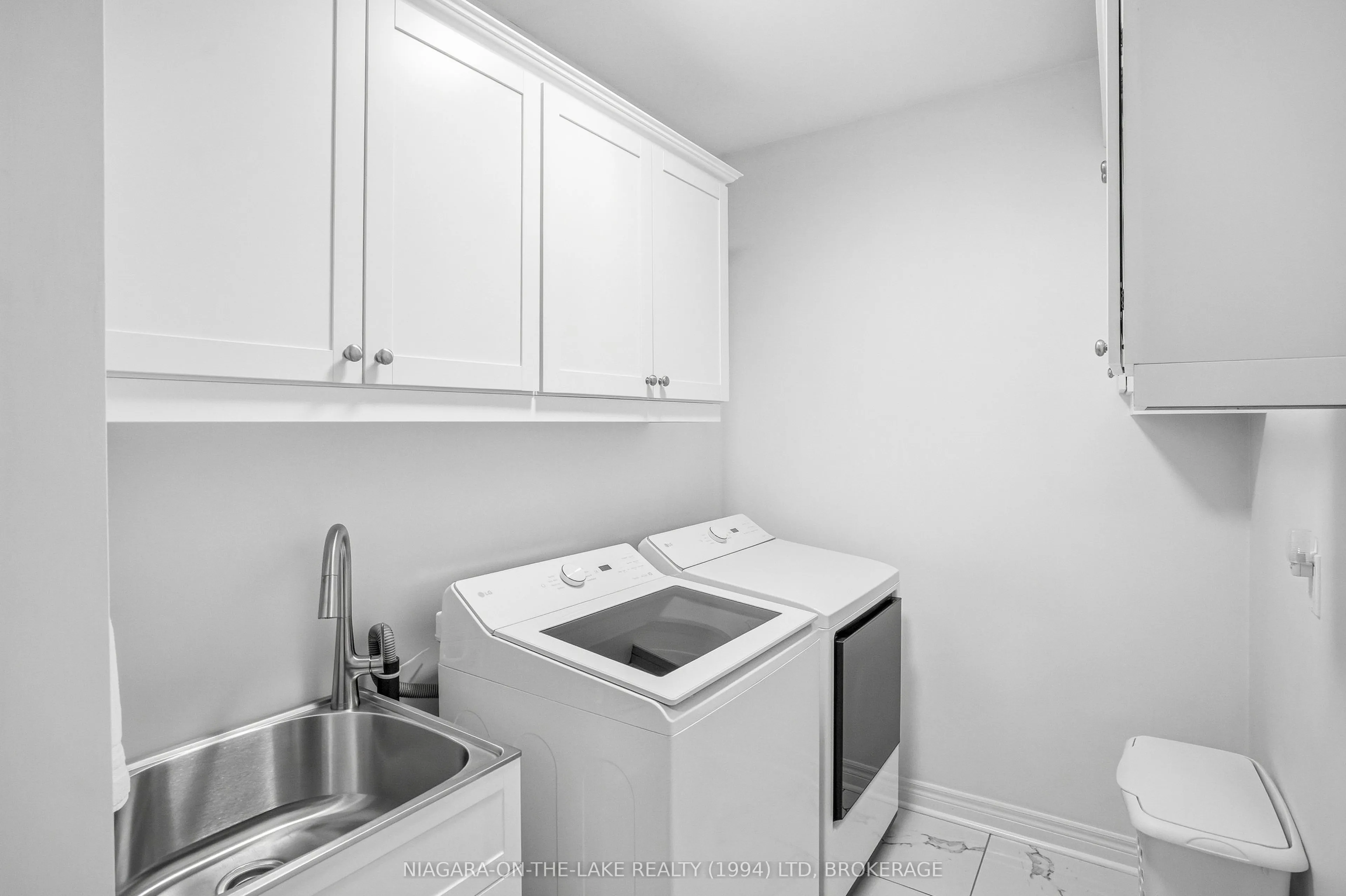 218 Wright Crescent