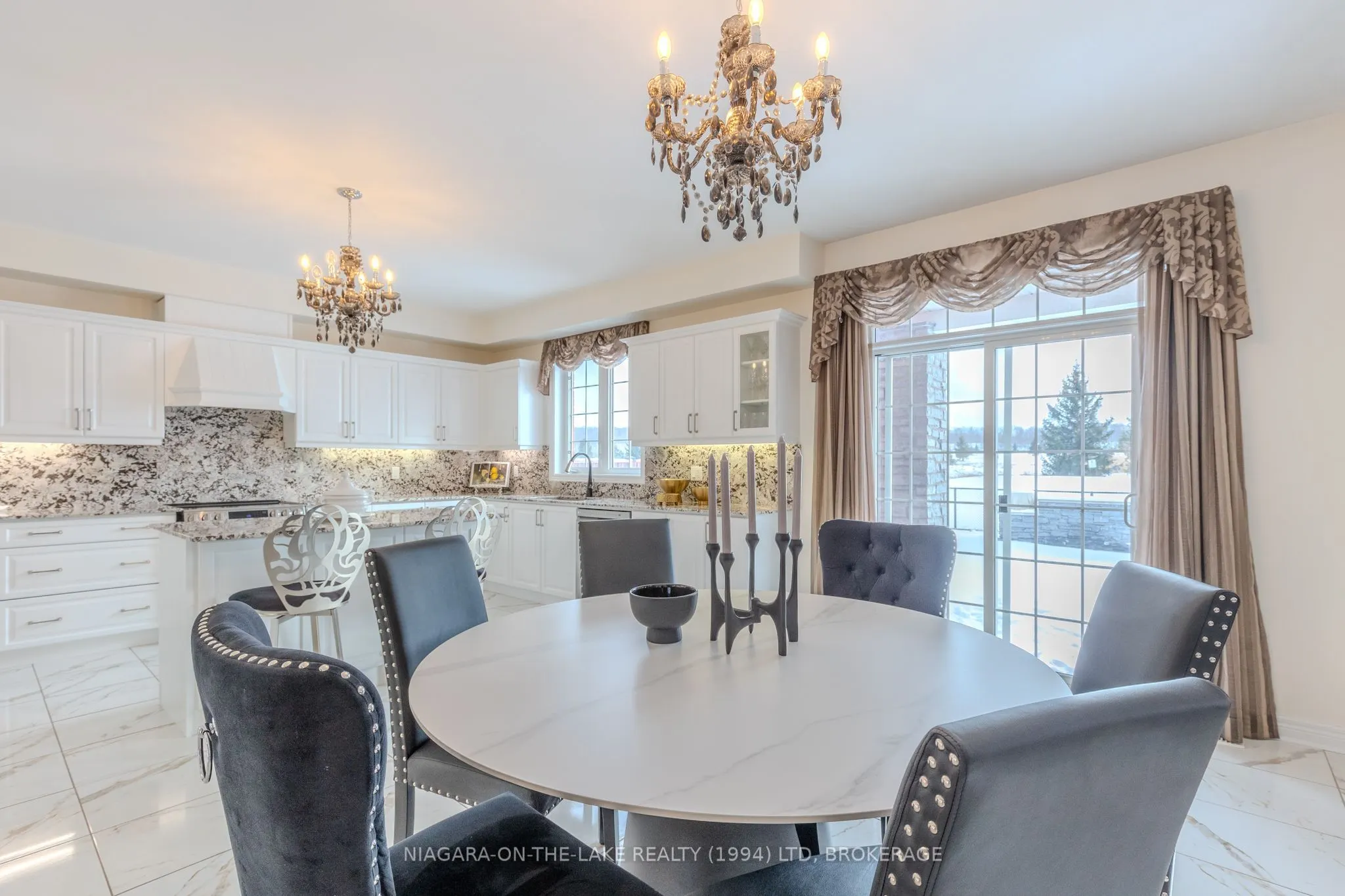 218 Wright Crescent