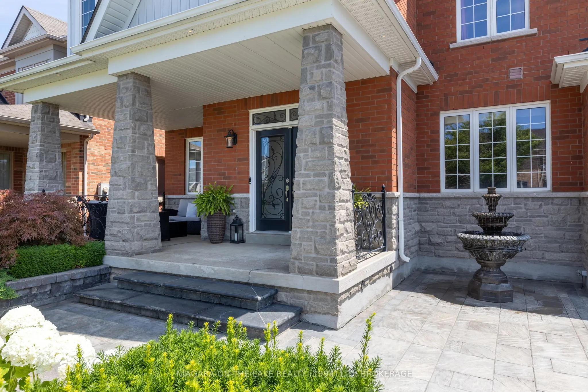 218 Wright Crescent