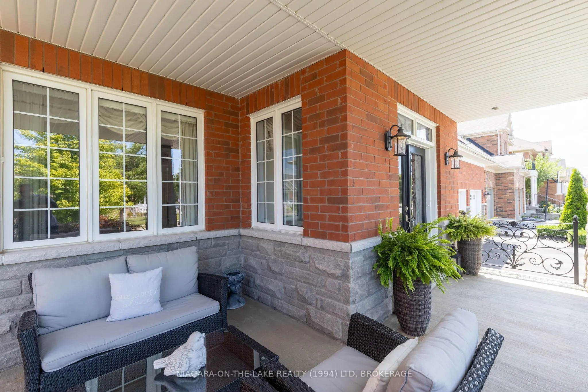 218 Wright Crescent