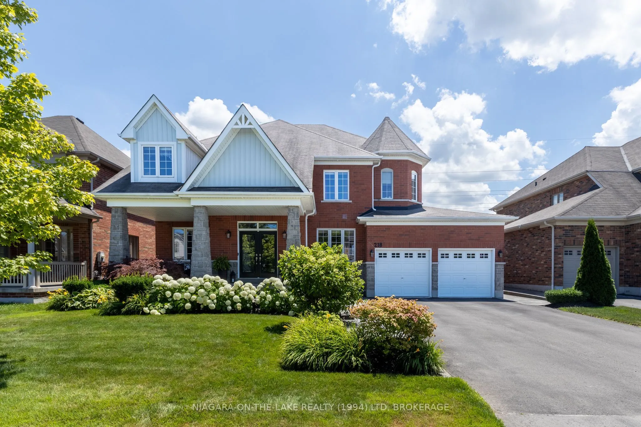 218 Wright Crescent