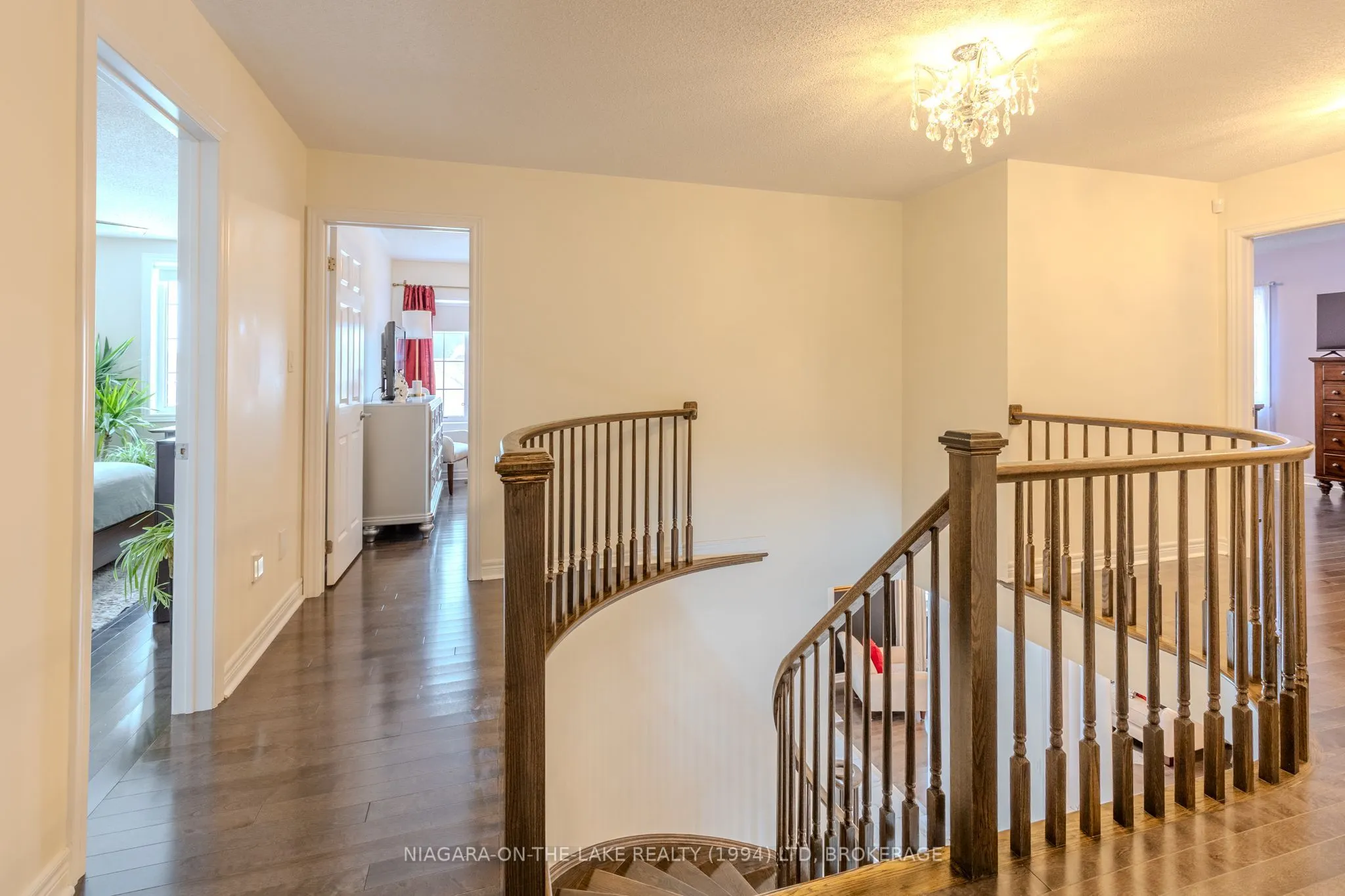 218 Wright Crescent