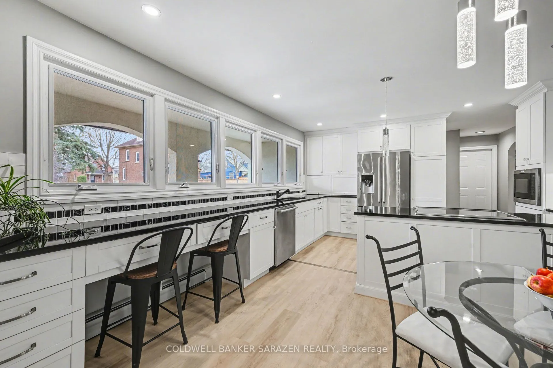 31 Daniel Street S
