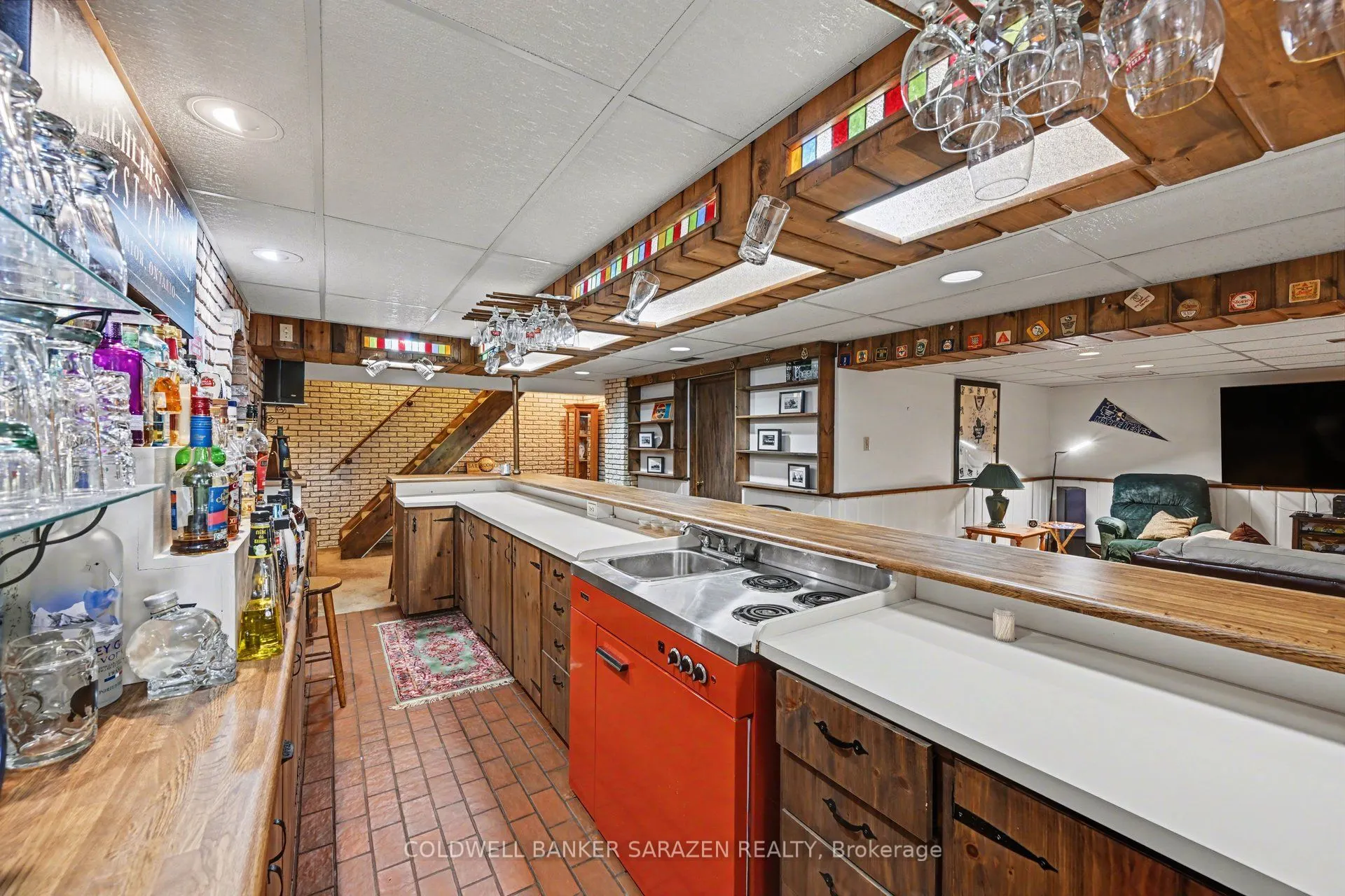 31 Daniel Street S