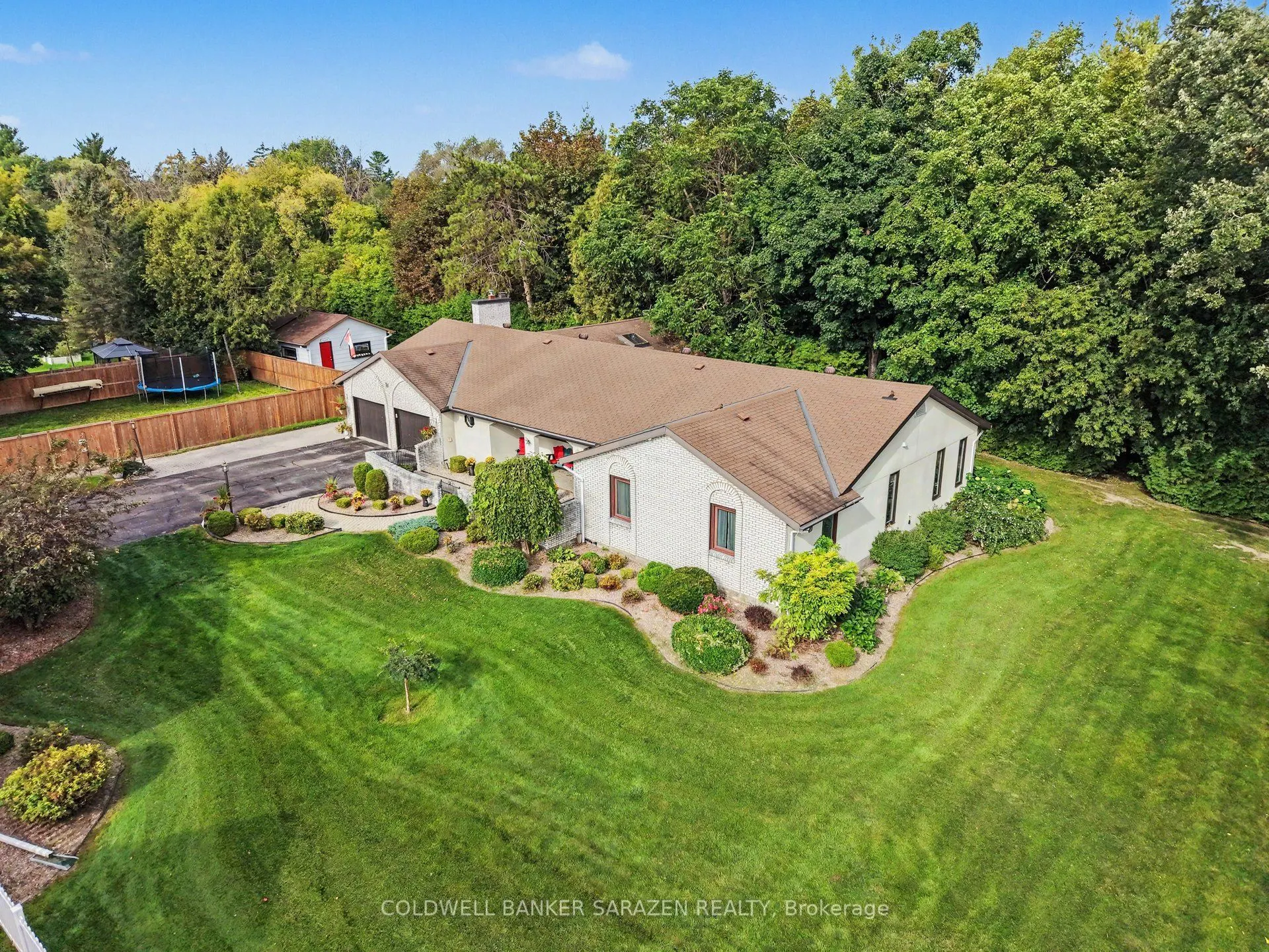 31 Daniel Street S