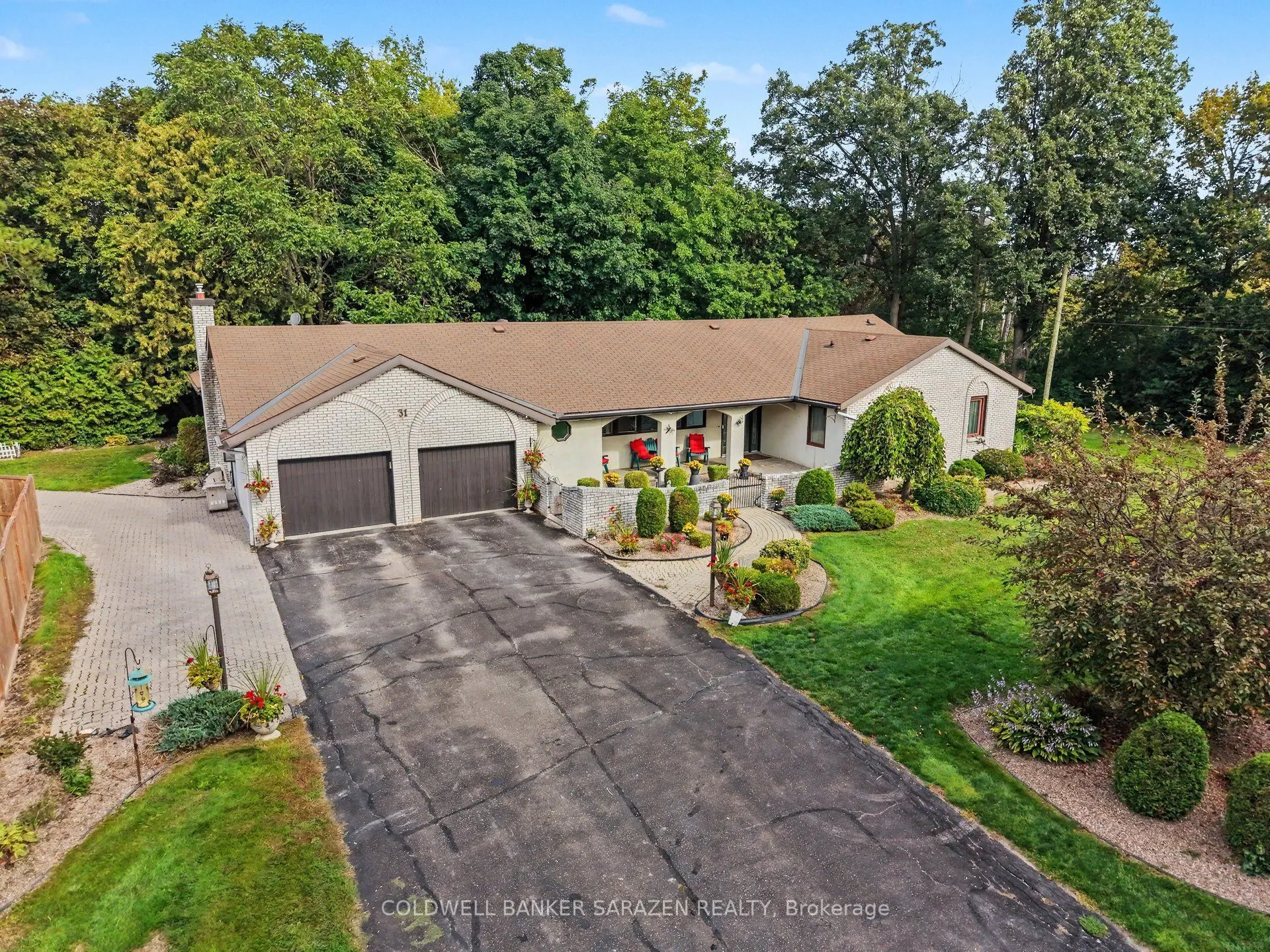 31 Daniel Street S