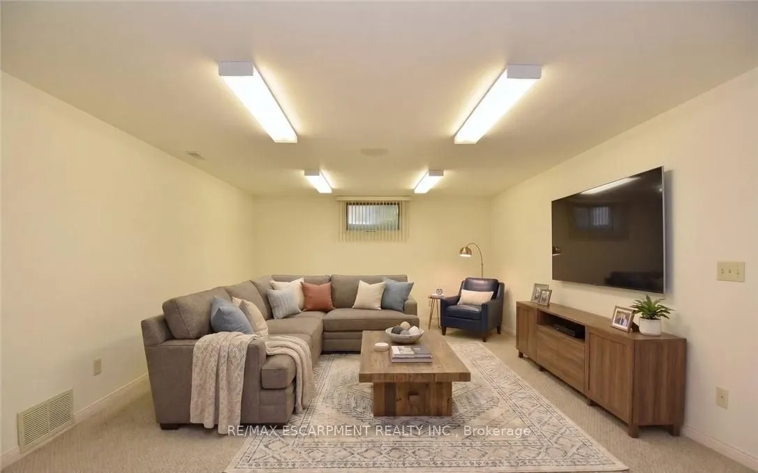 2407 Caistor Centre Road