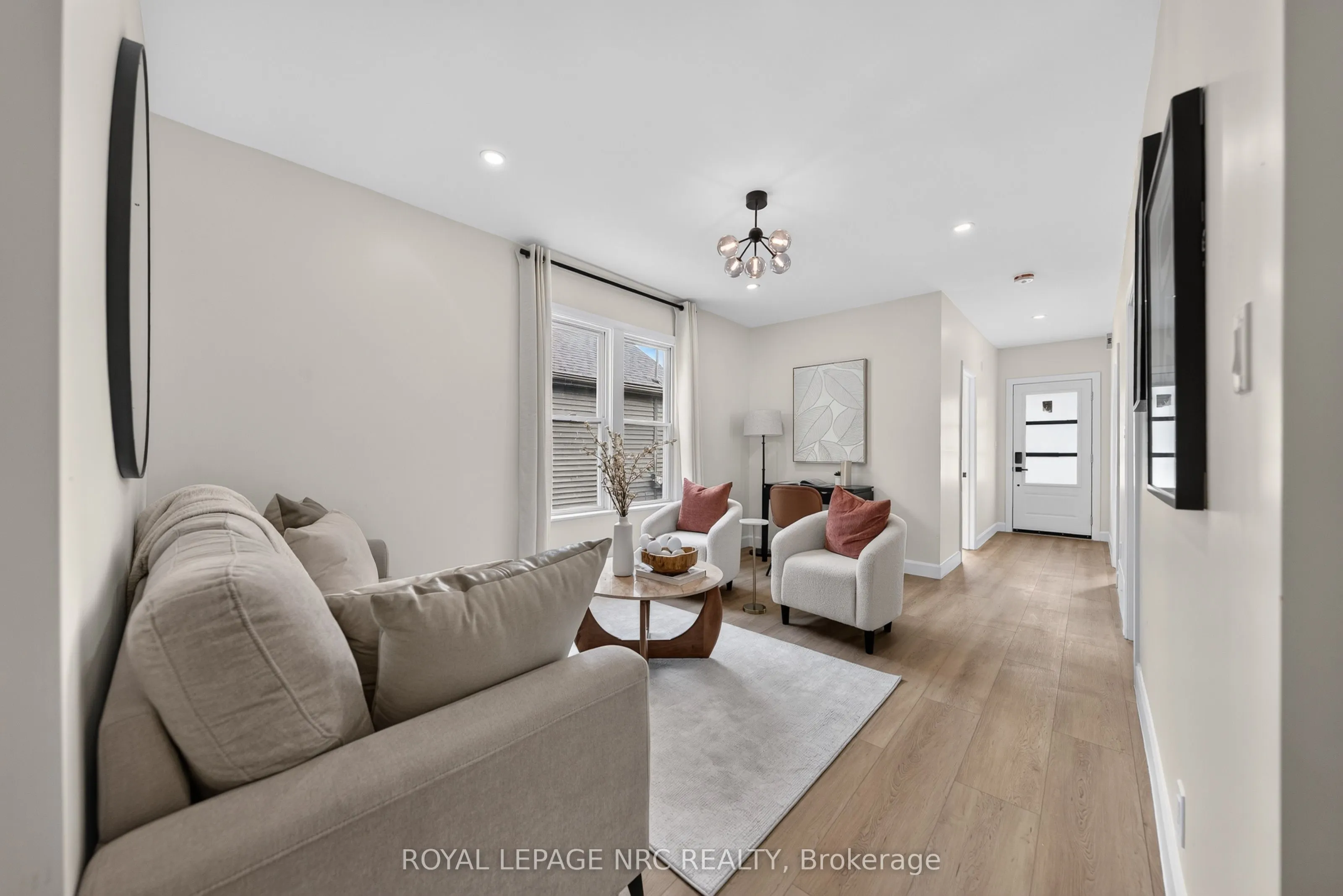 51 Queen Street S