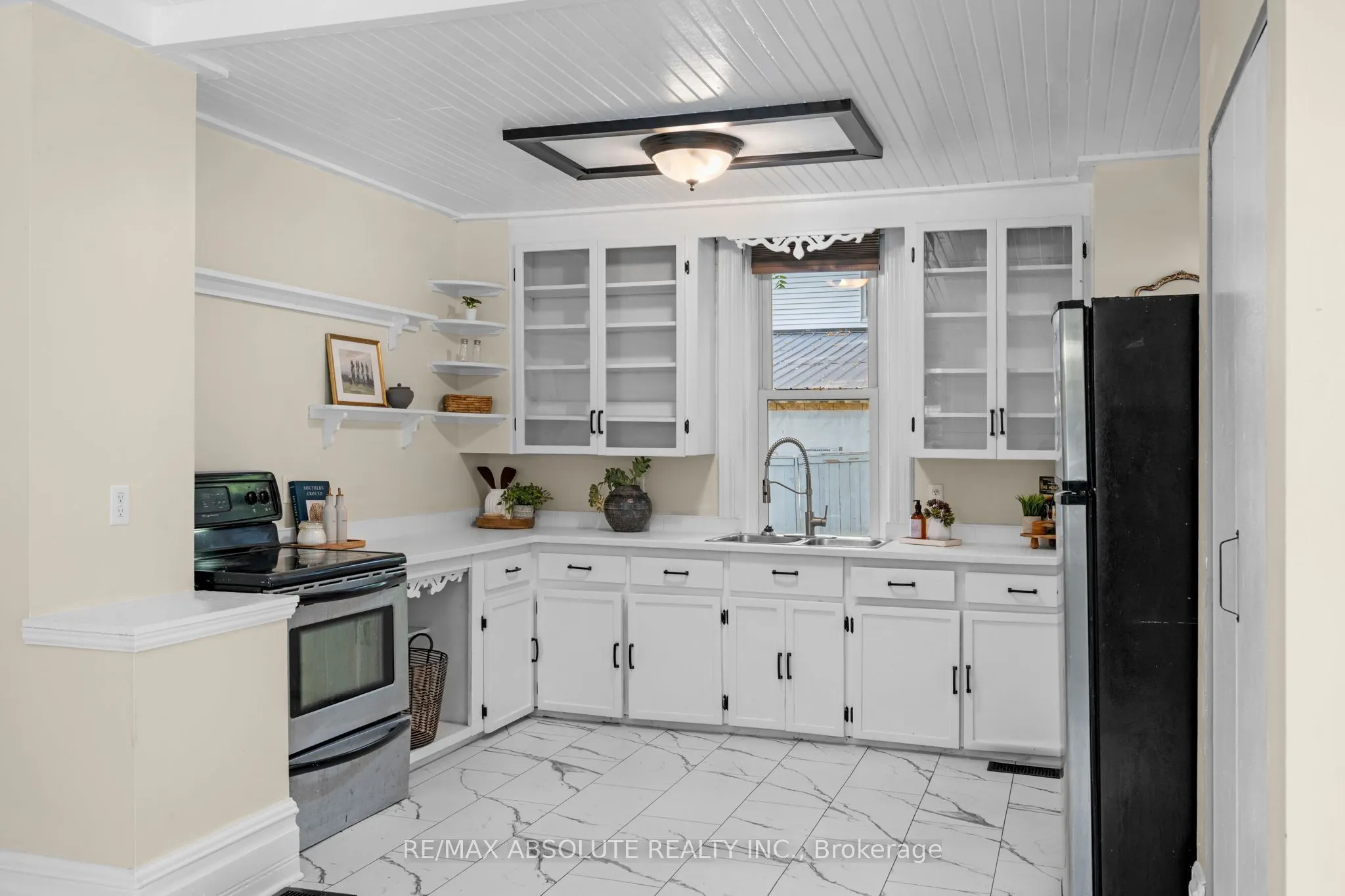 903 River Road