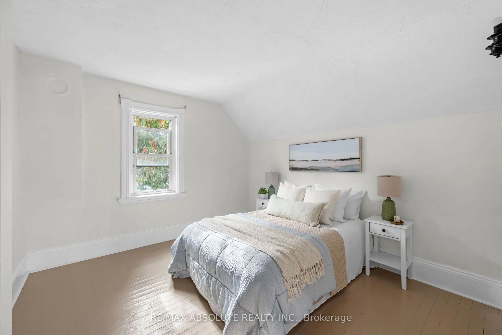 903 River Road