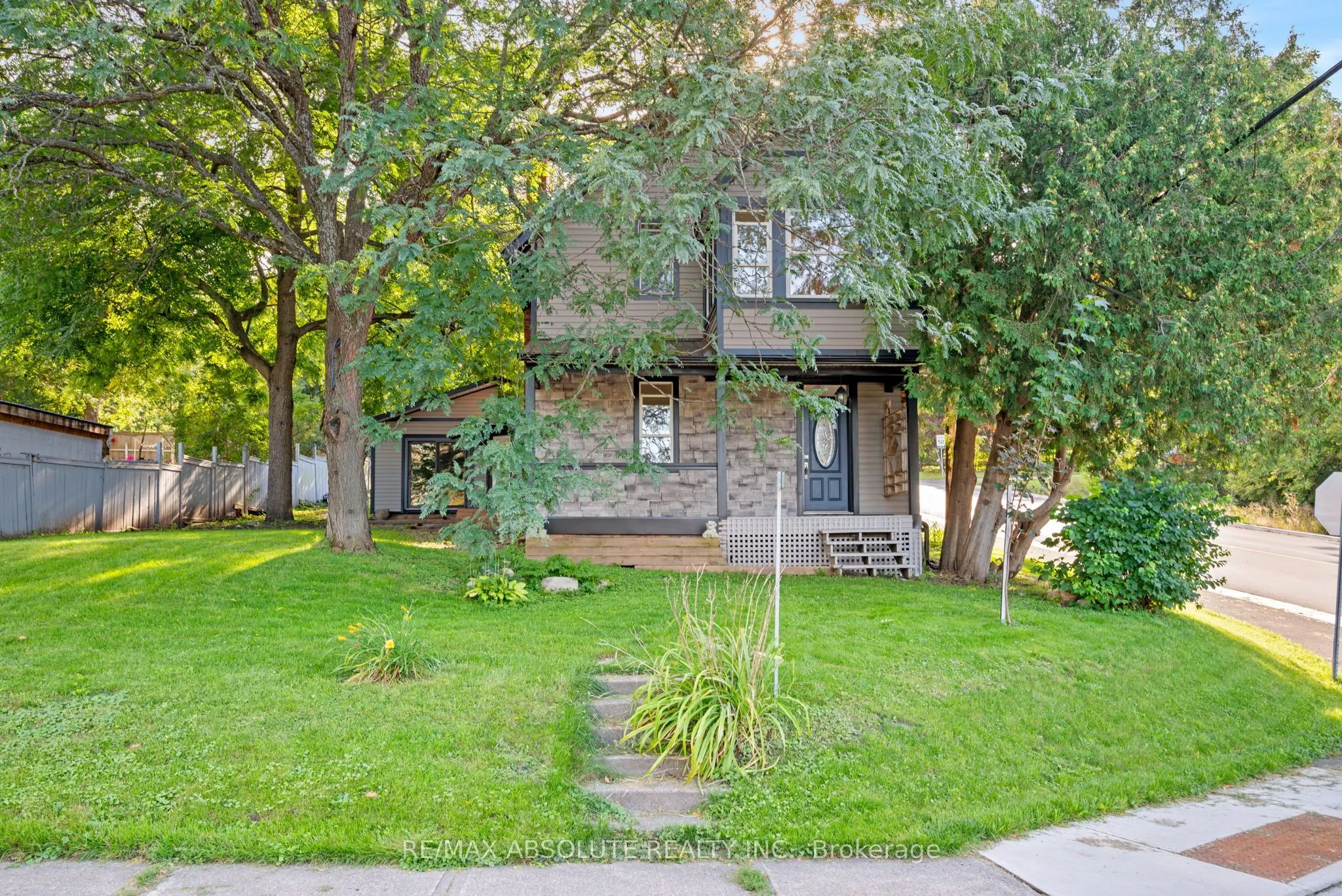 903 River Road
