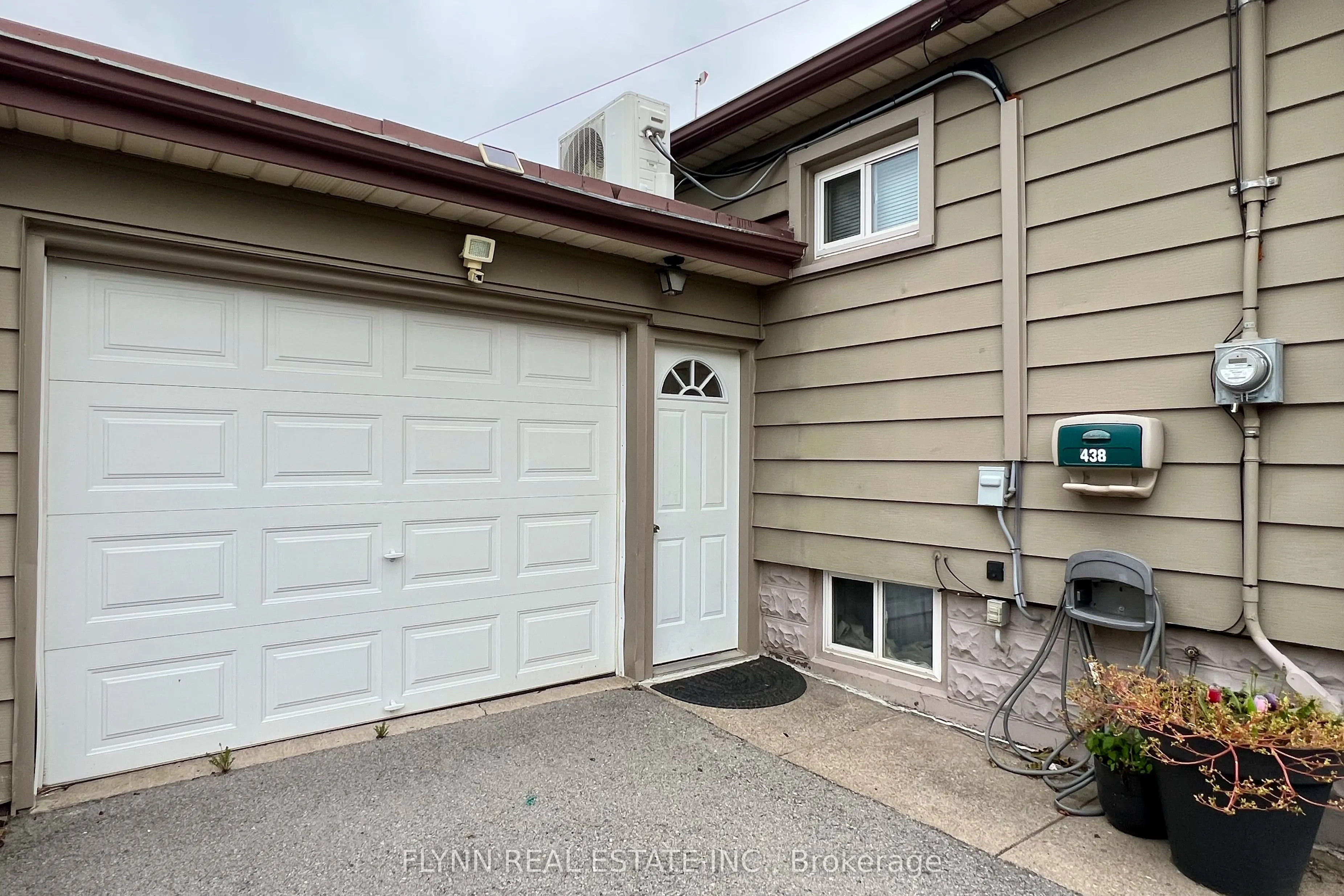 438 BELL Street
