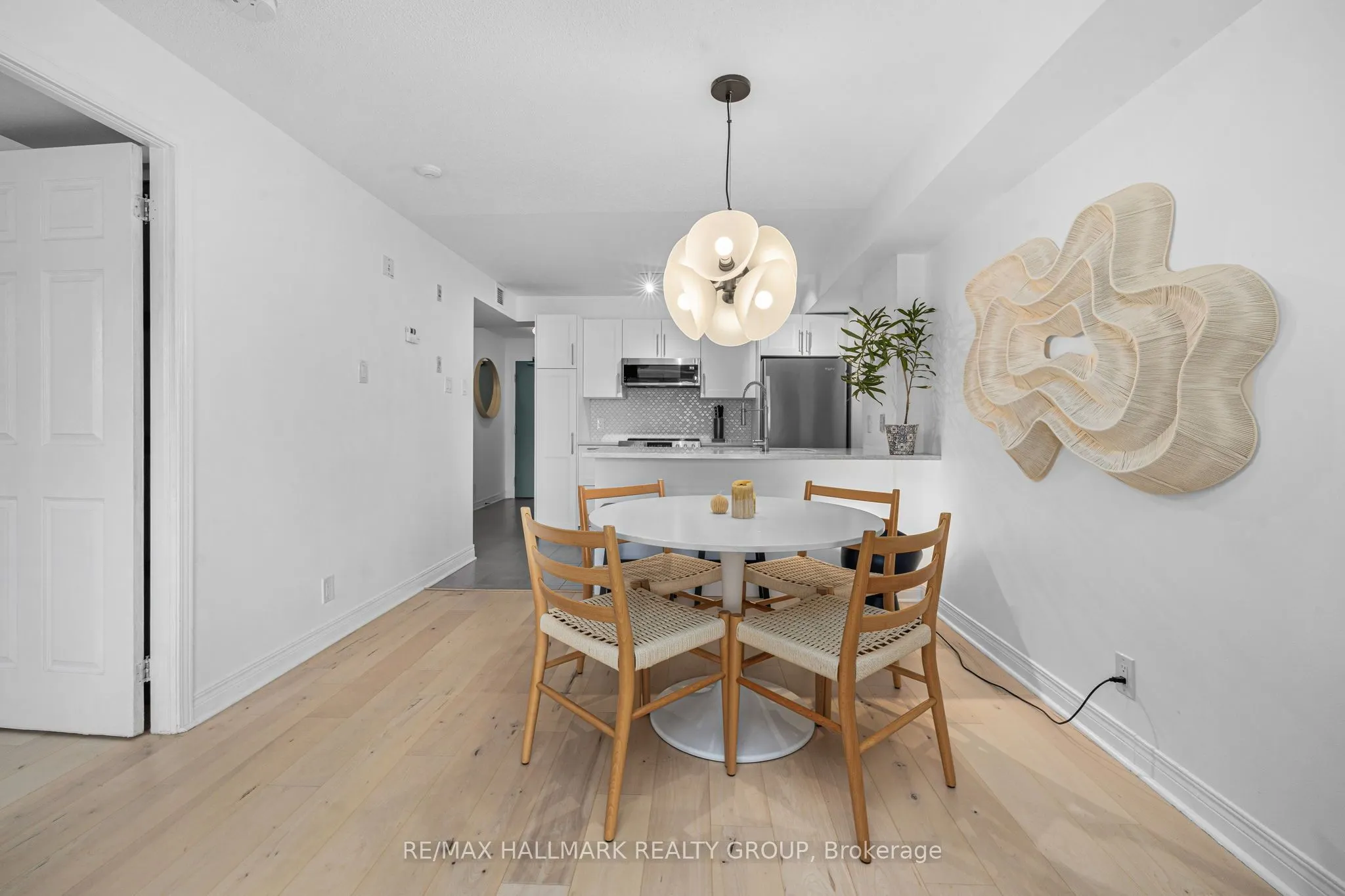 429 Somerset Street W #511