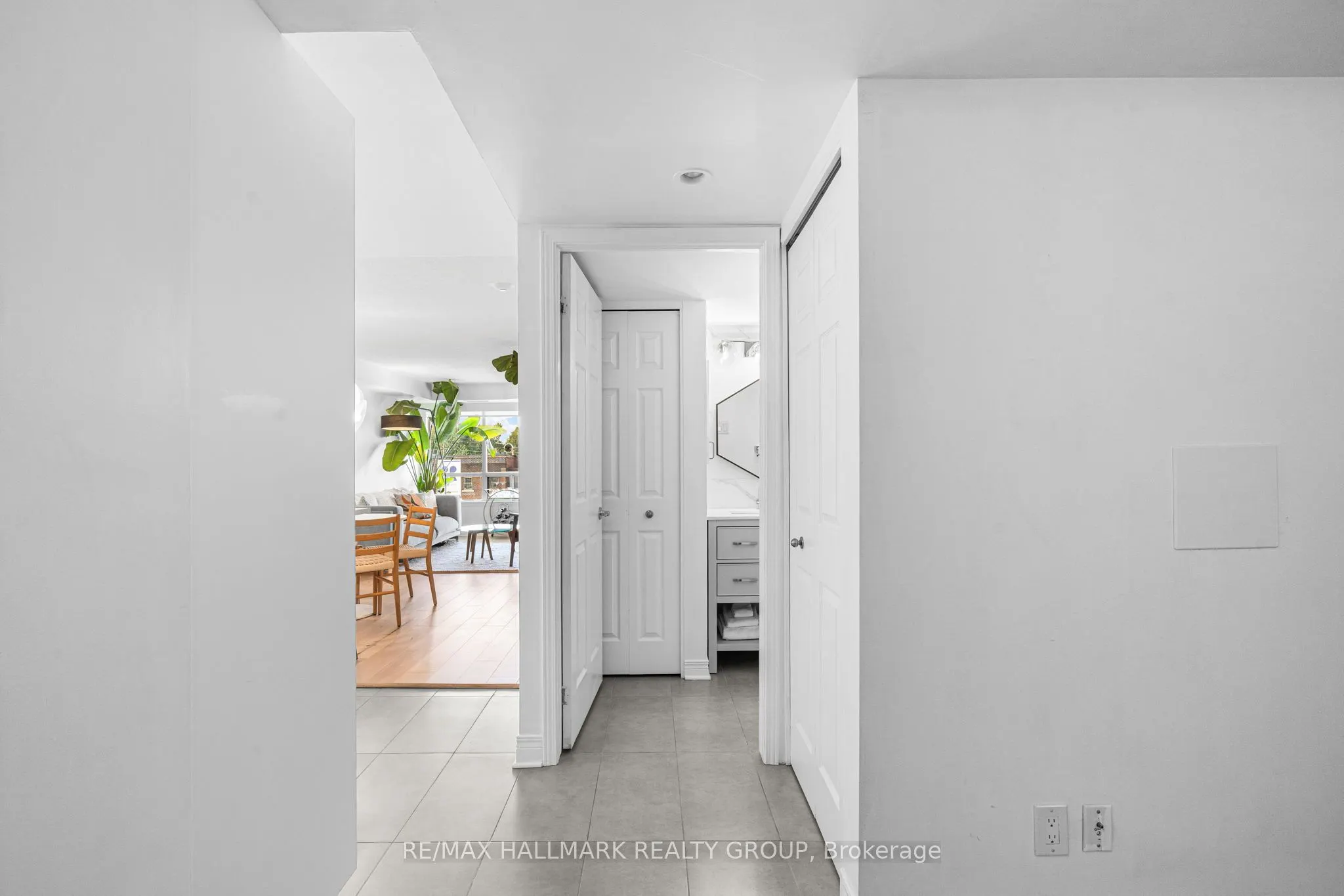 429 Somerset Street W #511
