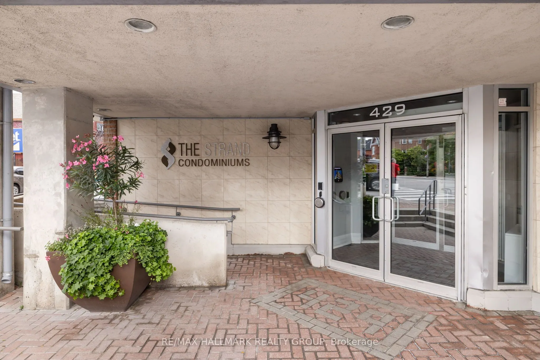 429 Somerset Street W #511