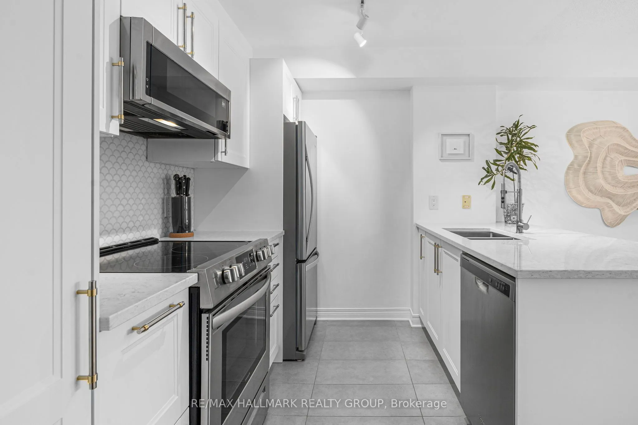 429 Somerset Street W #511