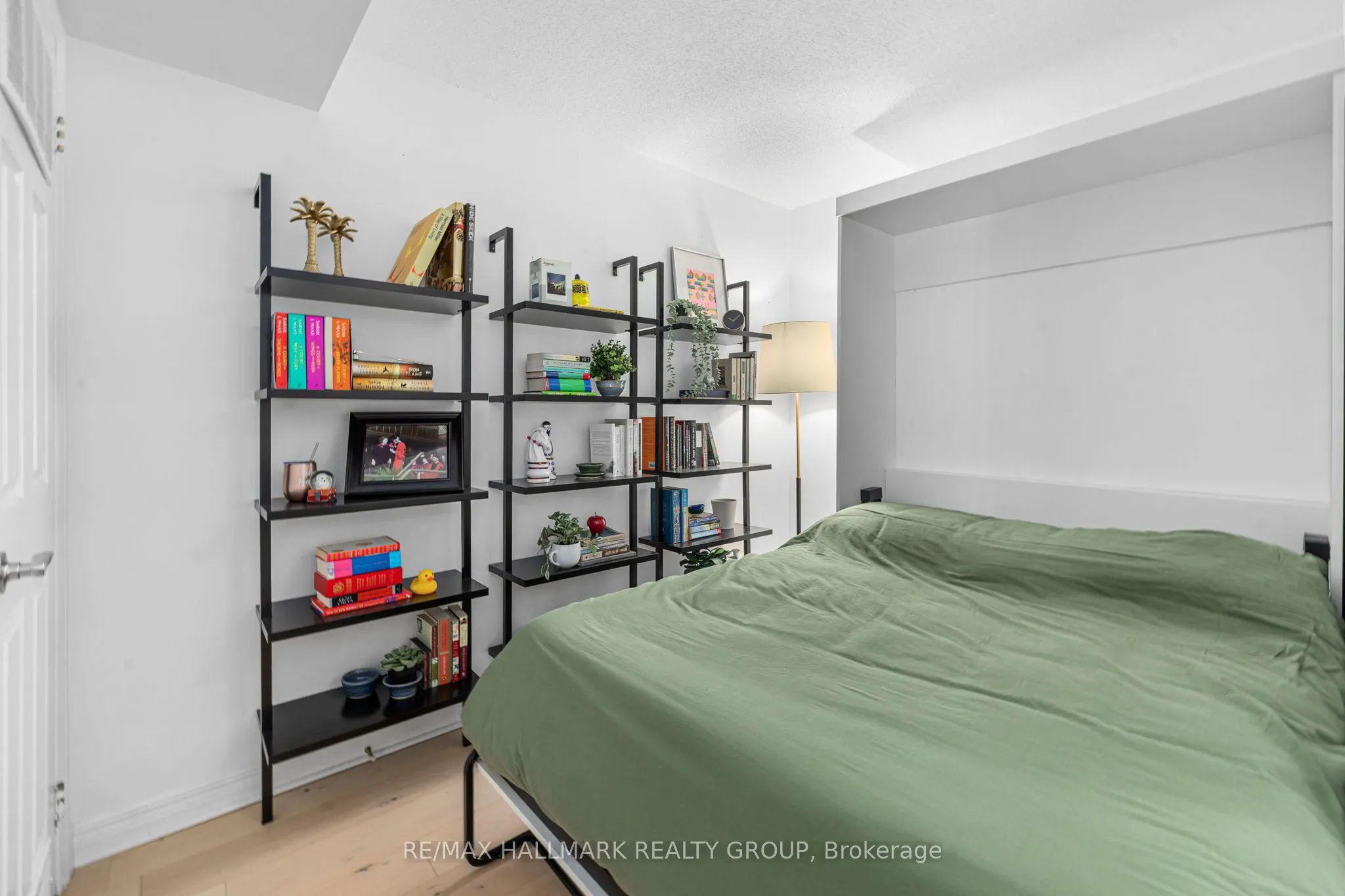 429 Somerset Street W #511
