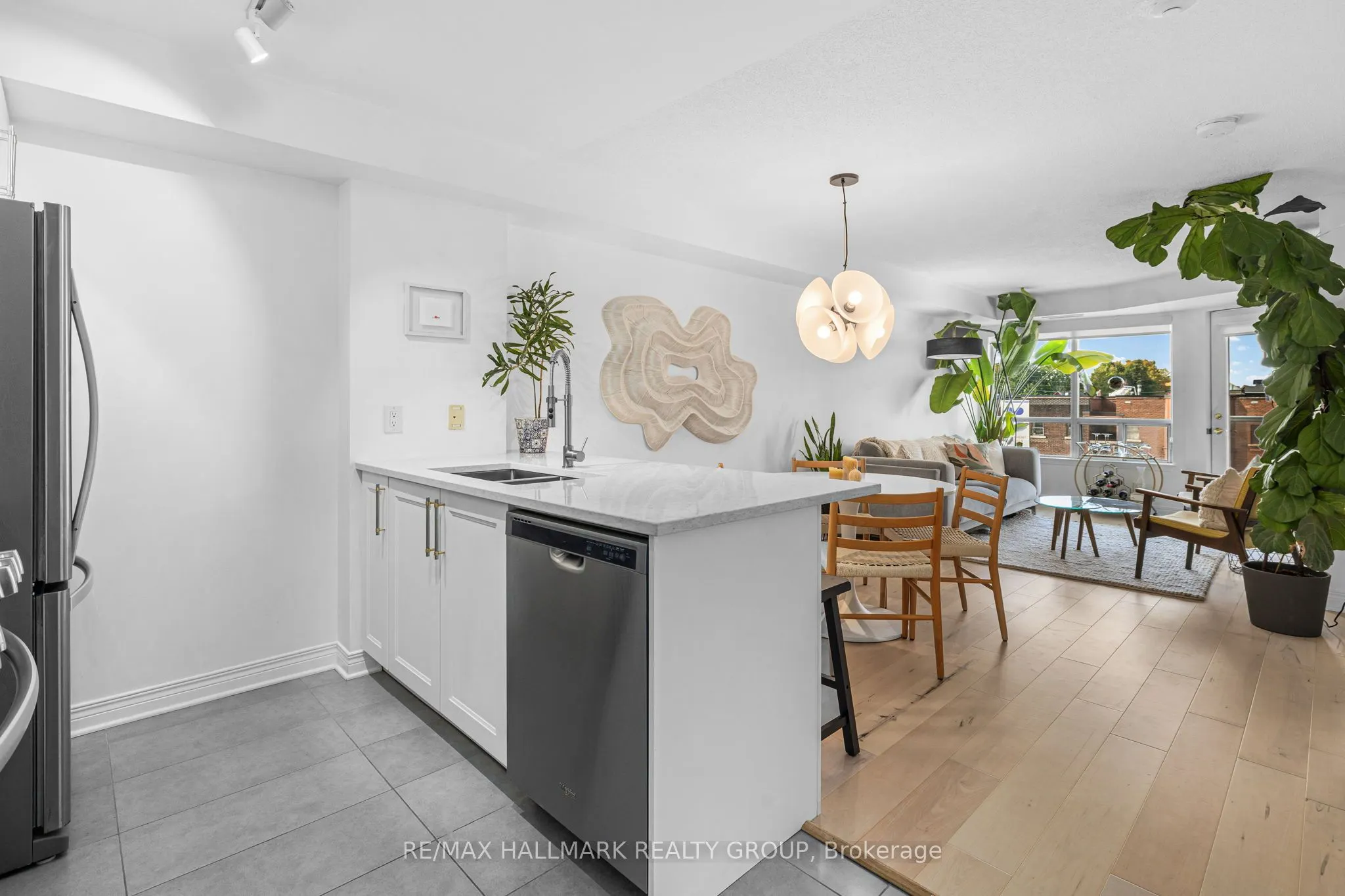 429 Somerset Street W #511