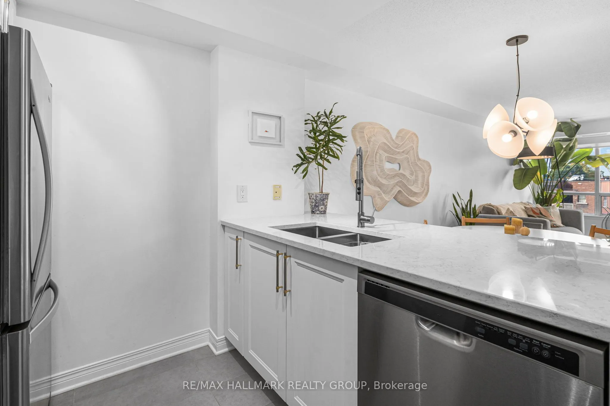 429 Somerset Street W #511